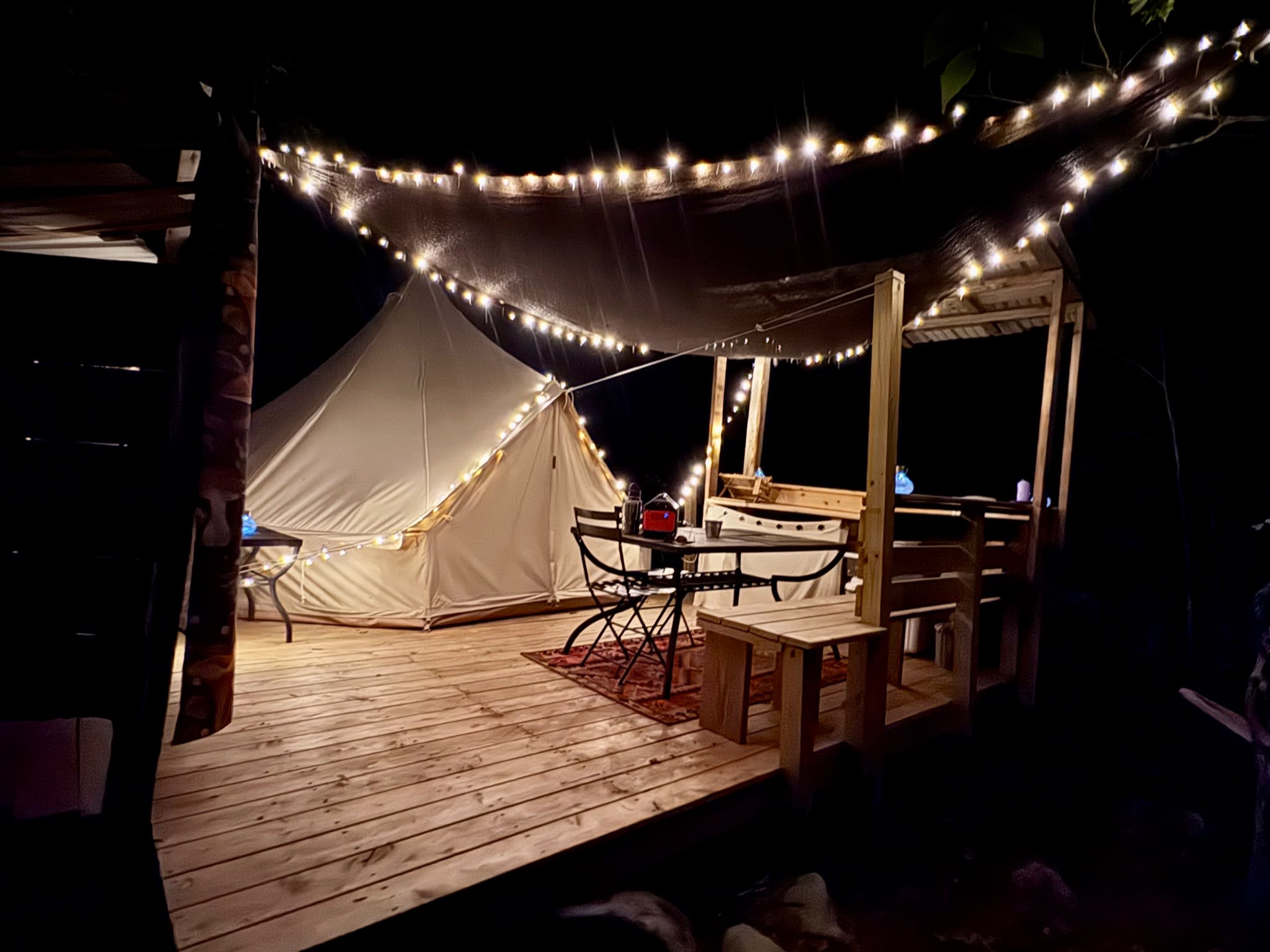 Stone City Treehouse & Glamping