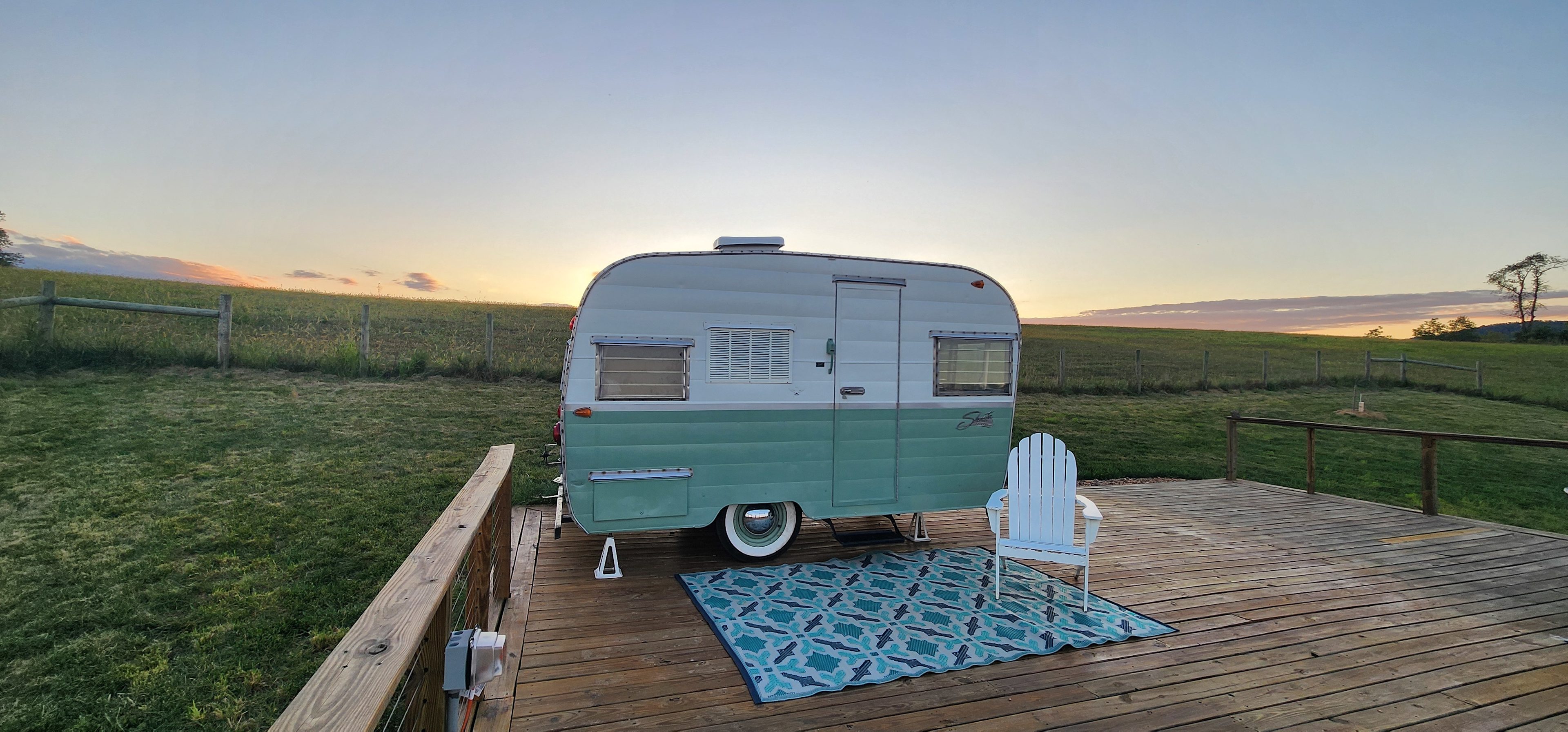 Retro camper for two