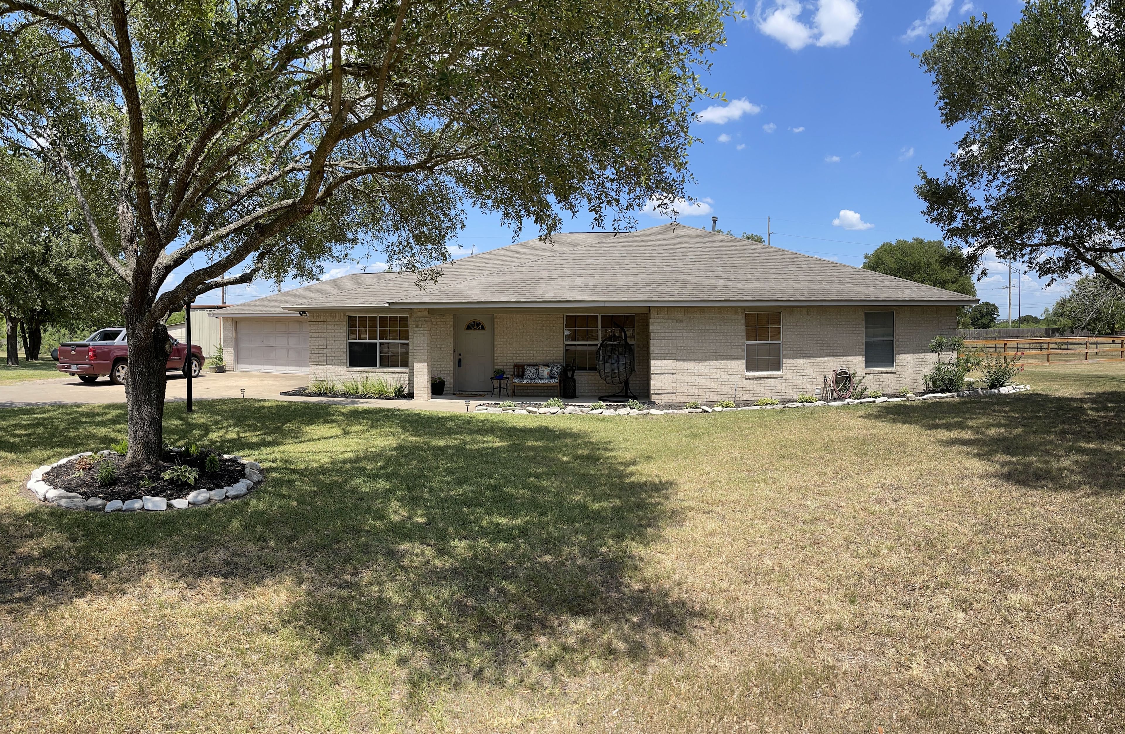 The Burrow - Family home In CStat