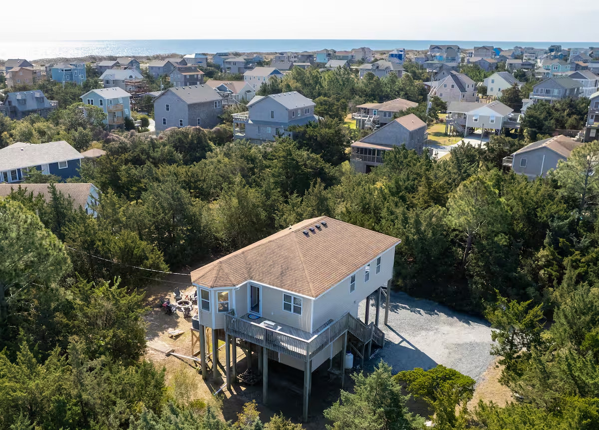 3 Bedrooms w/ Hot Tub & Fire Pit! Pet Friendly