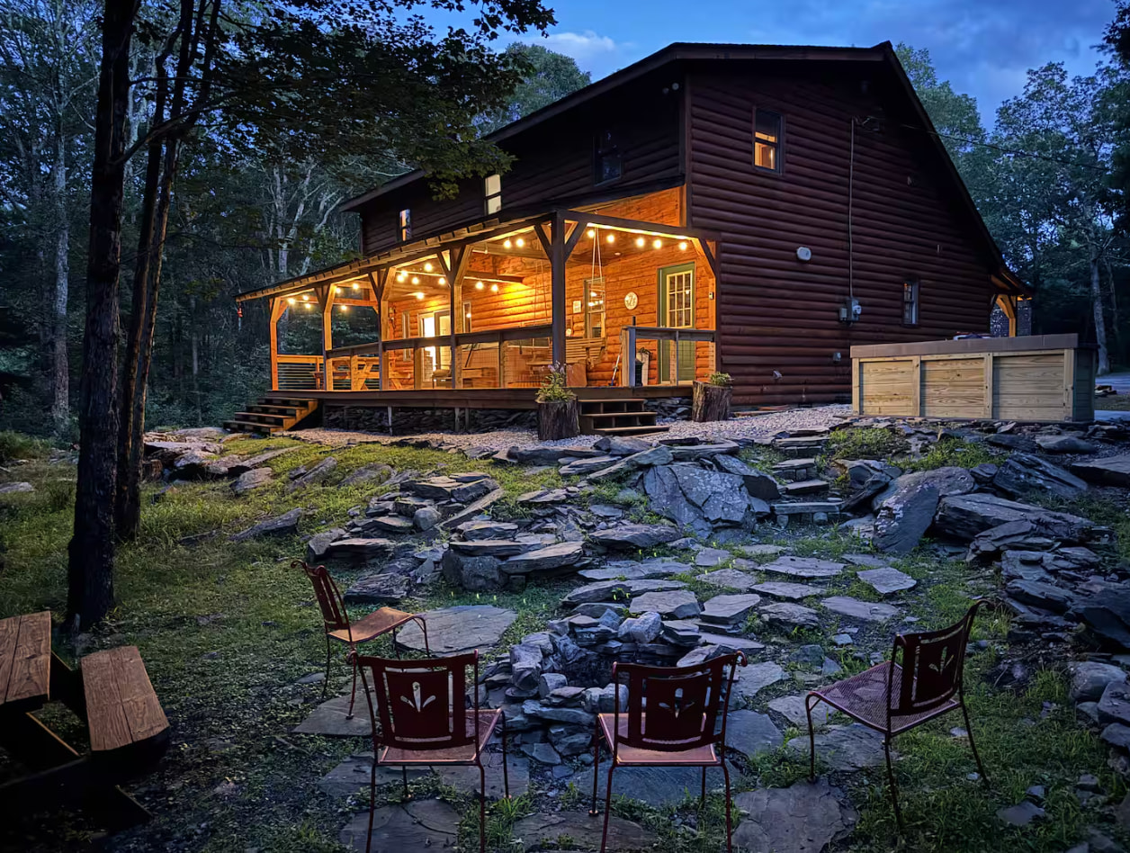 Peaceful And Private Pocono Cabin