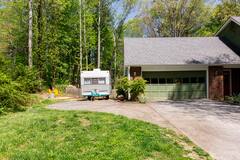 Dolly The Retro Camper