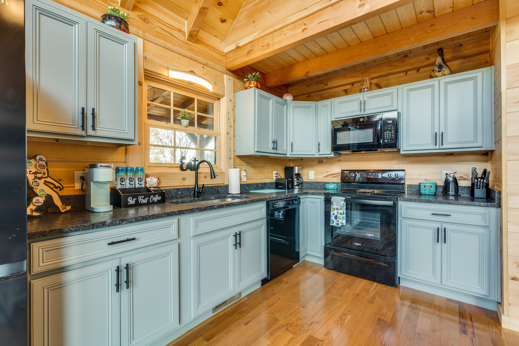 Luxury Cabin-50AC Farm in Bristol