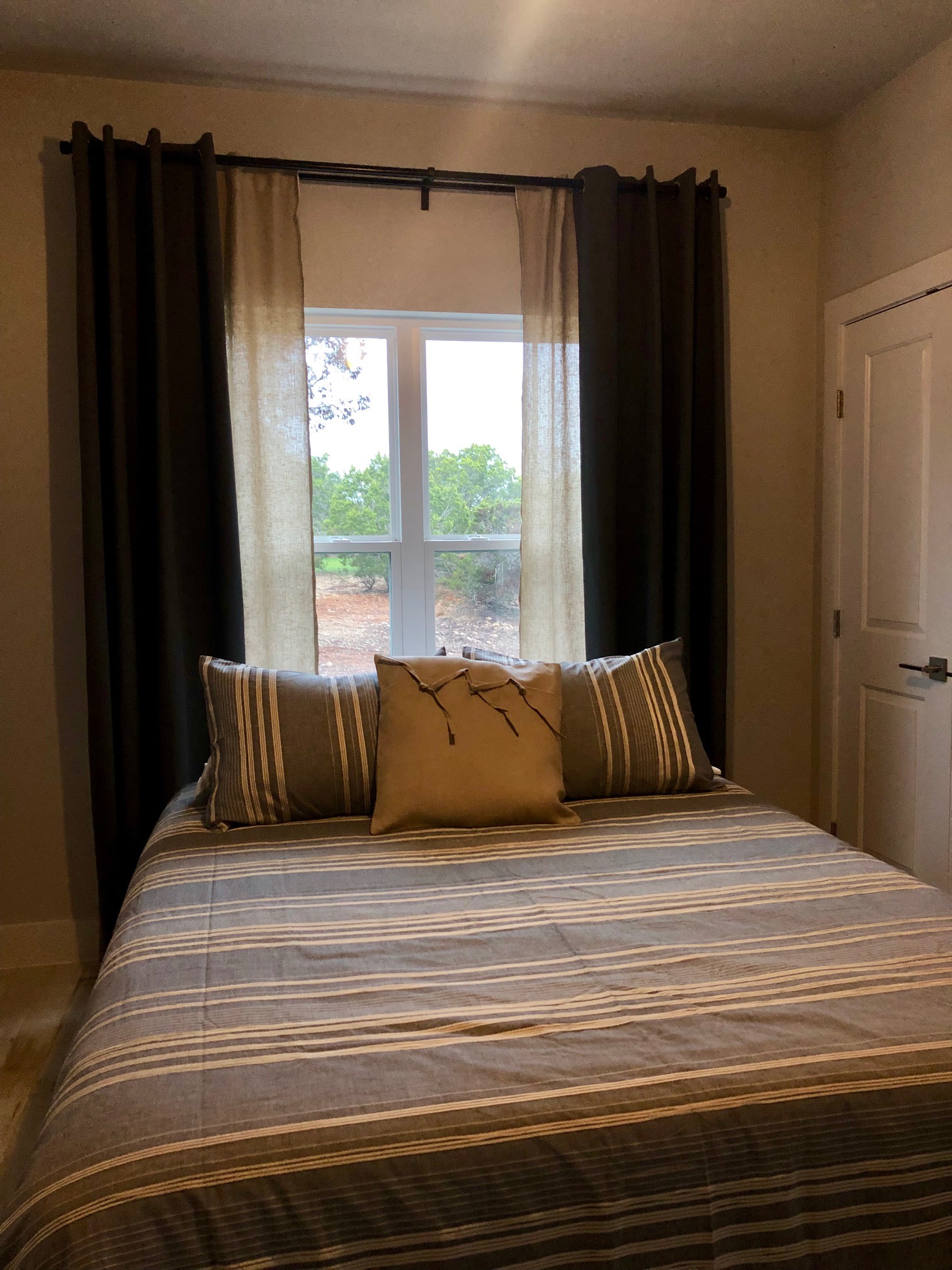 Farmhouse Cottages And Luxury RV PK