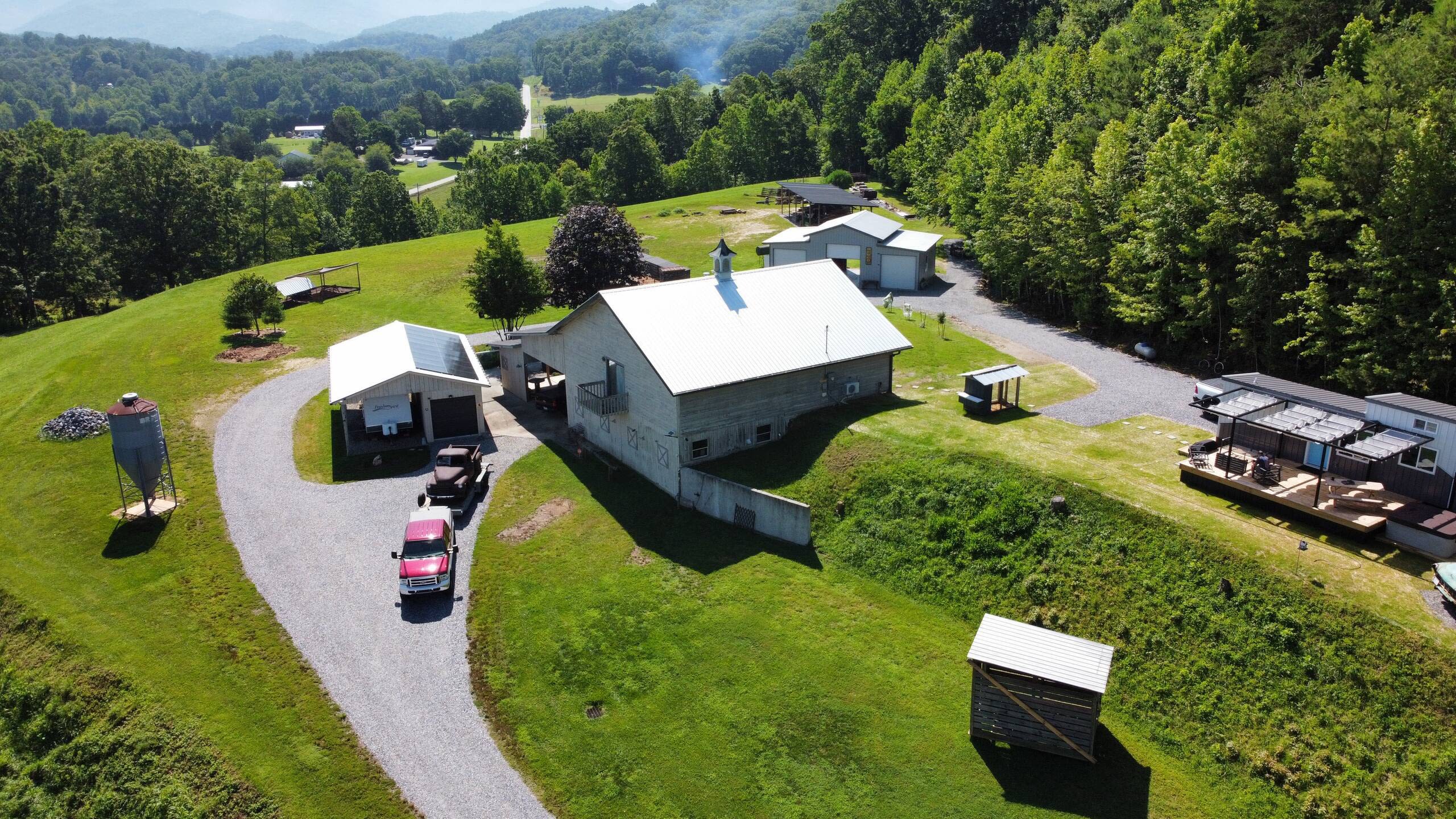 Scenic Sleeper @ Rusty Acres