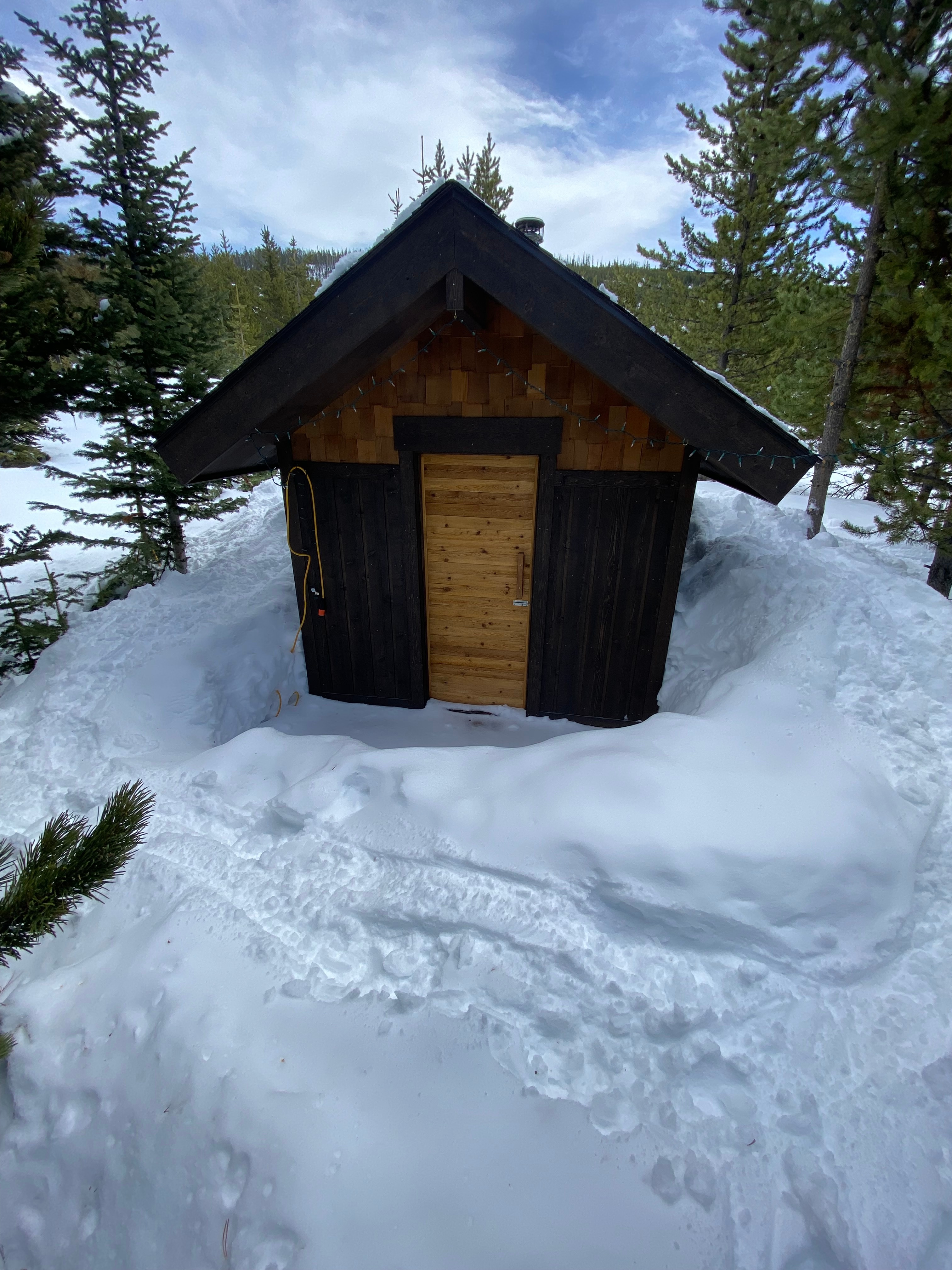 Beehive Basin Basecamp