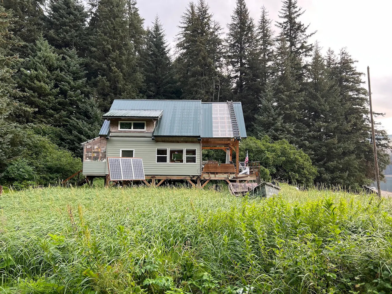 Treehouse Cove Lodge