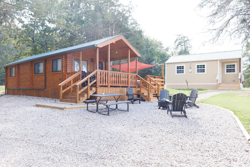 2 Cozy Cabins Near Hot Springs