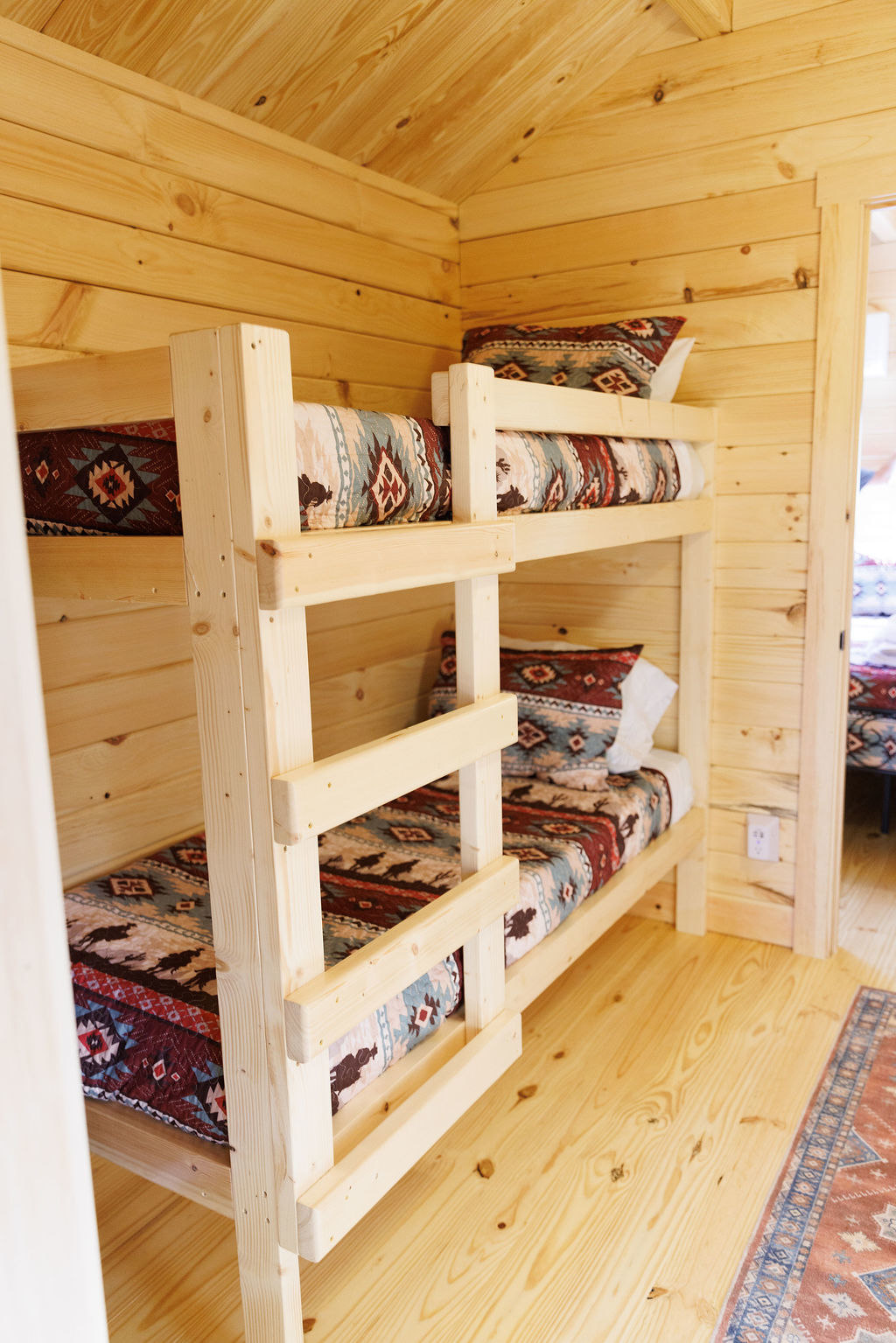 2 Cozy Cabins Near Hot Springs