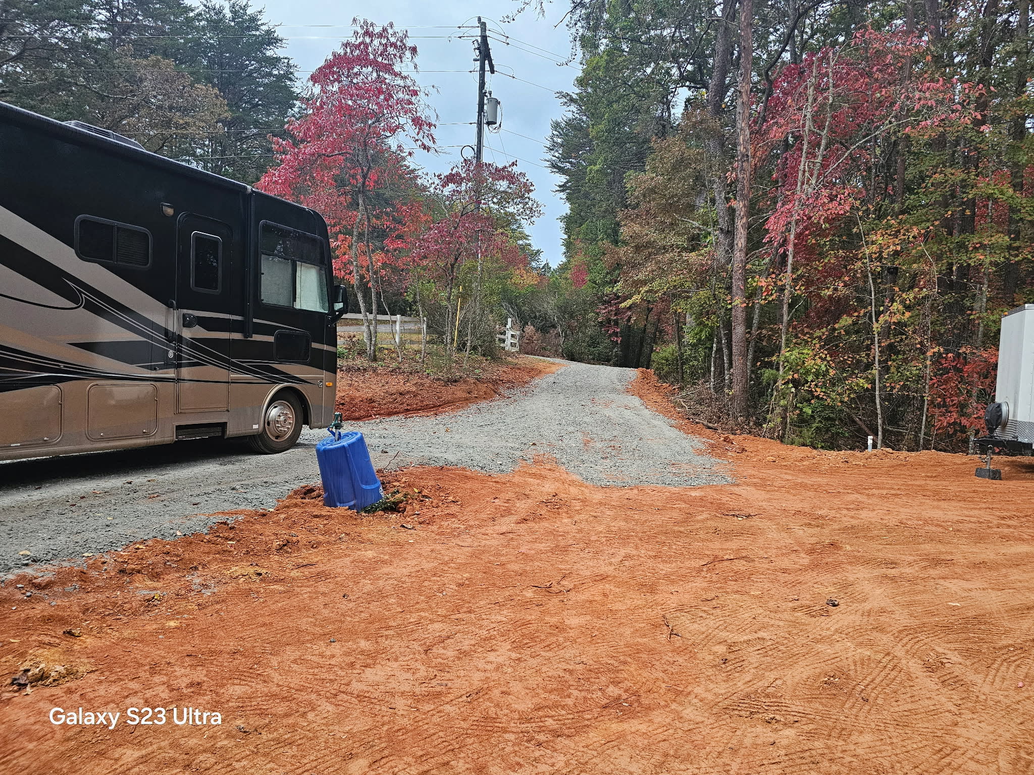 Looking toward road you can walk on to go to pasture and creek.