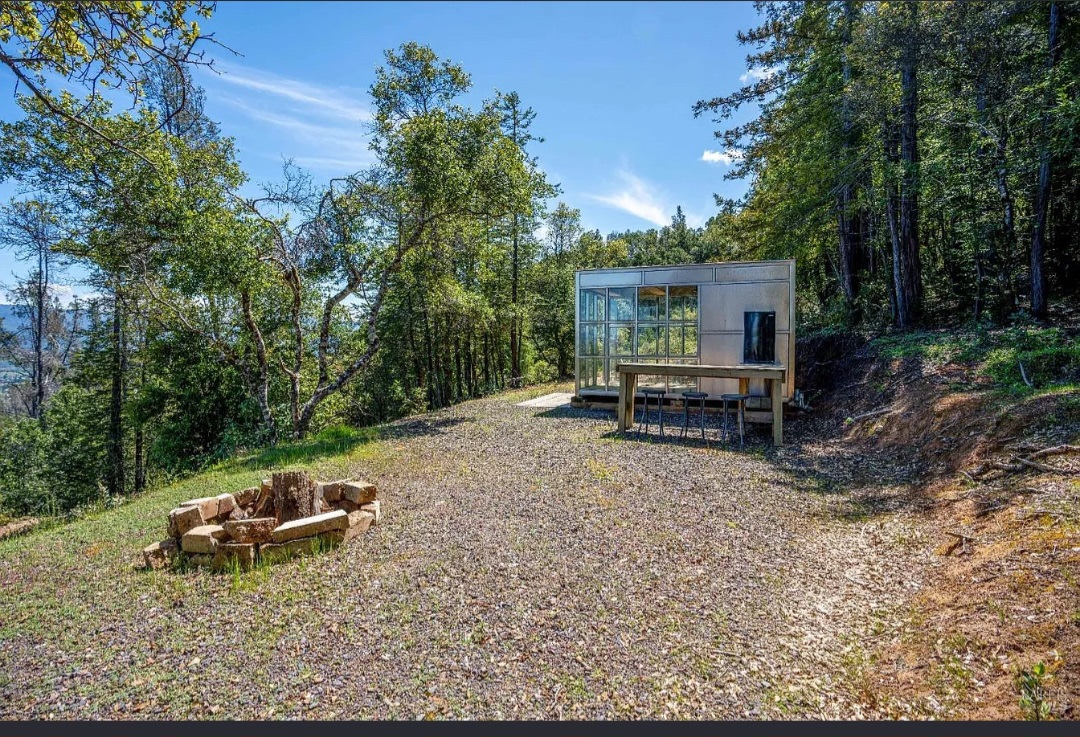 Low Flying Dragon 🐉