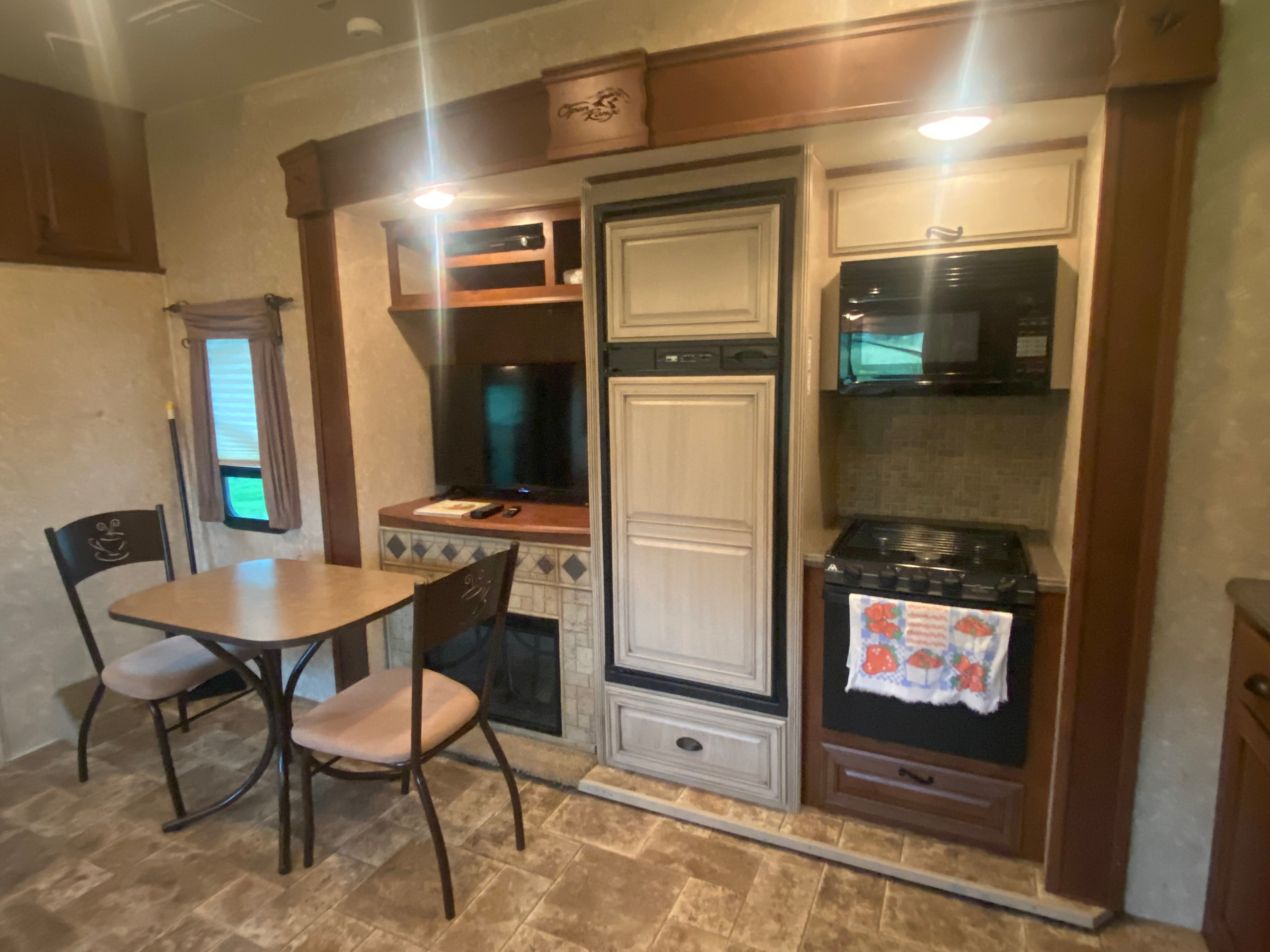 Green Meadow Amish Farm