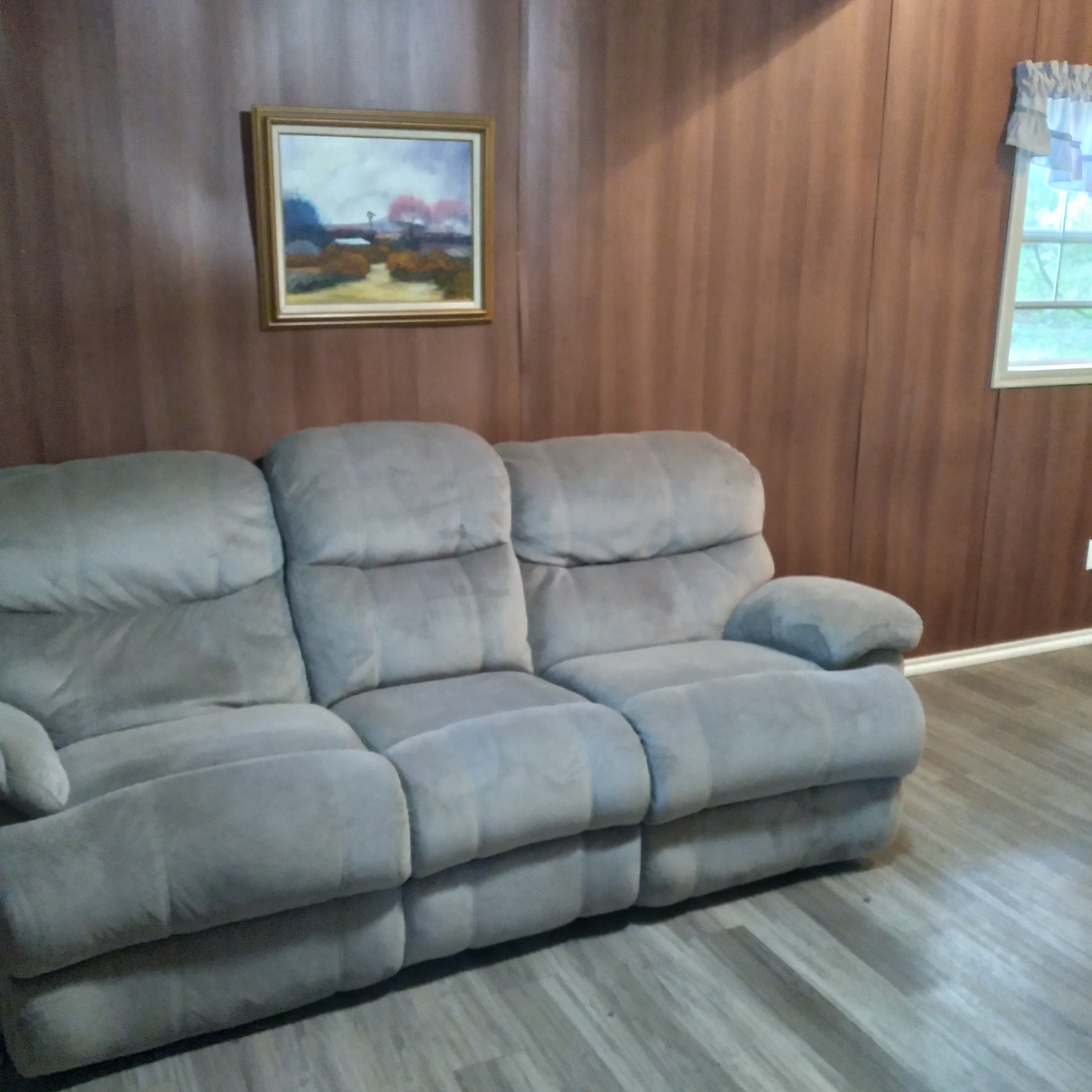 Peaceful Forest Cabin With Pond