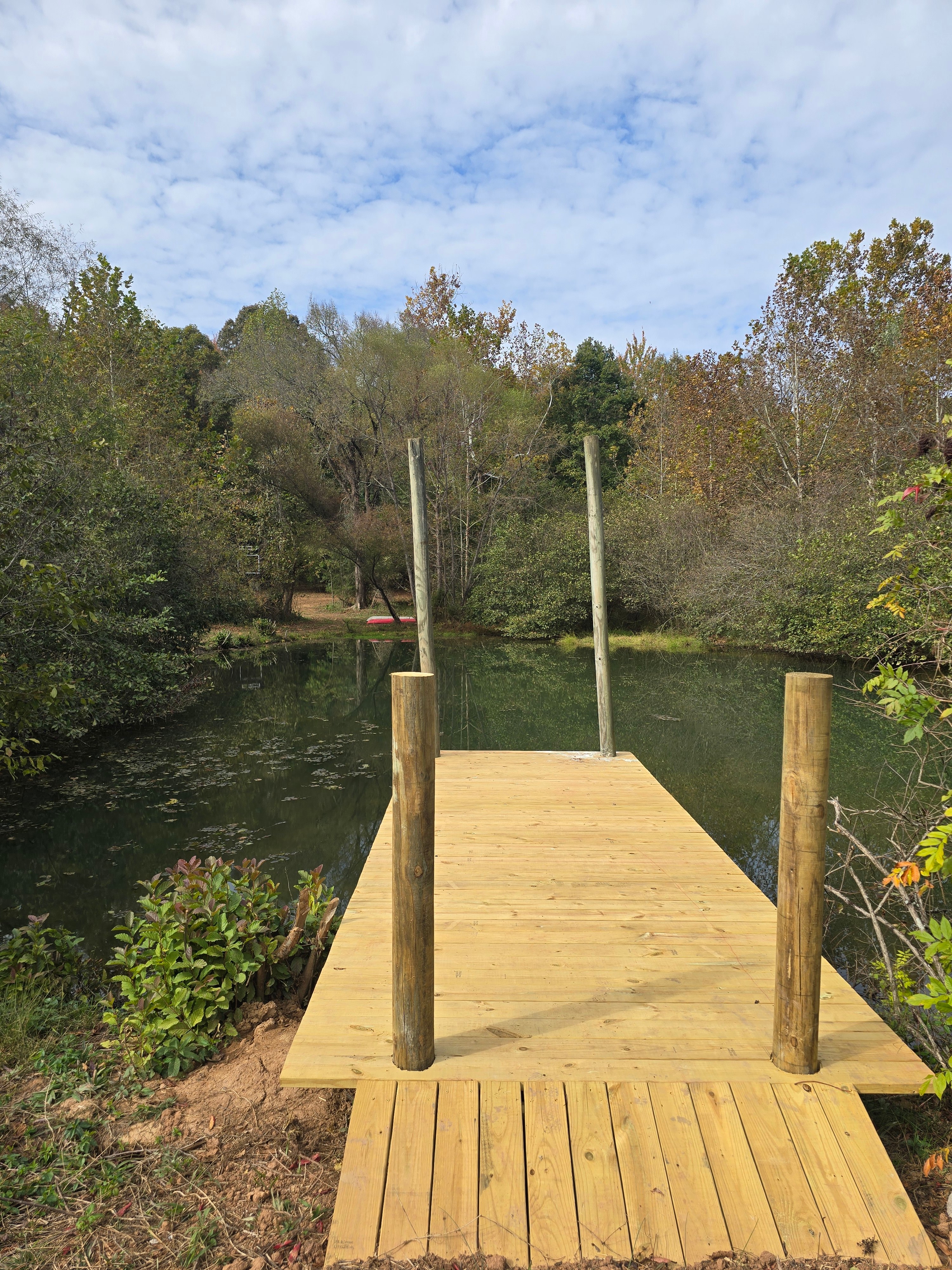 Pond View Creekside Escape