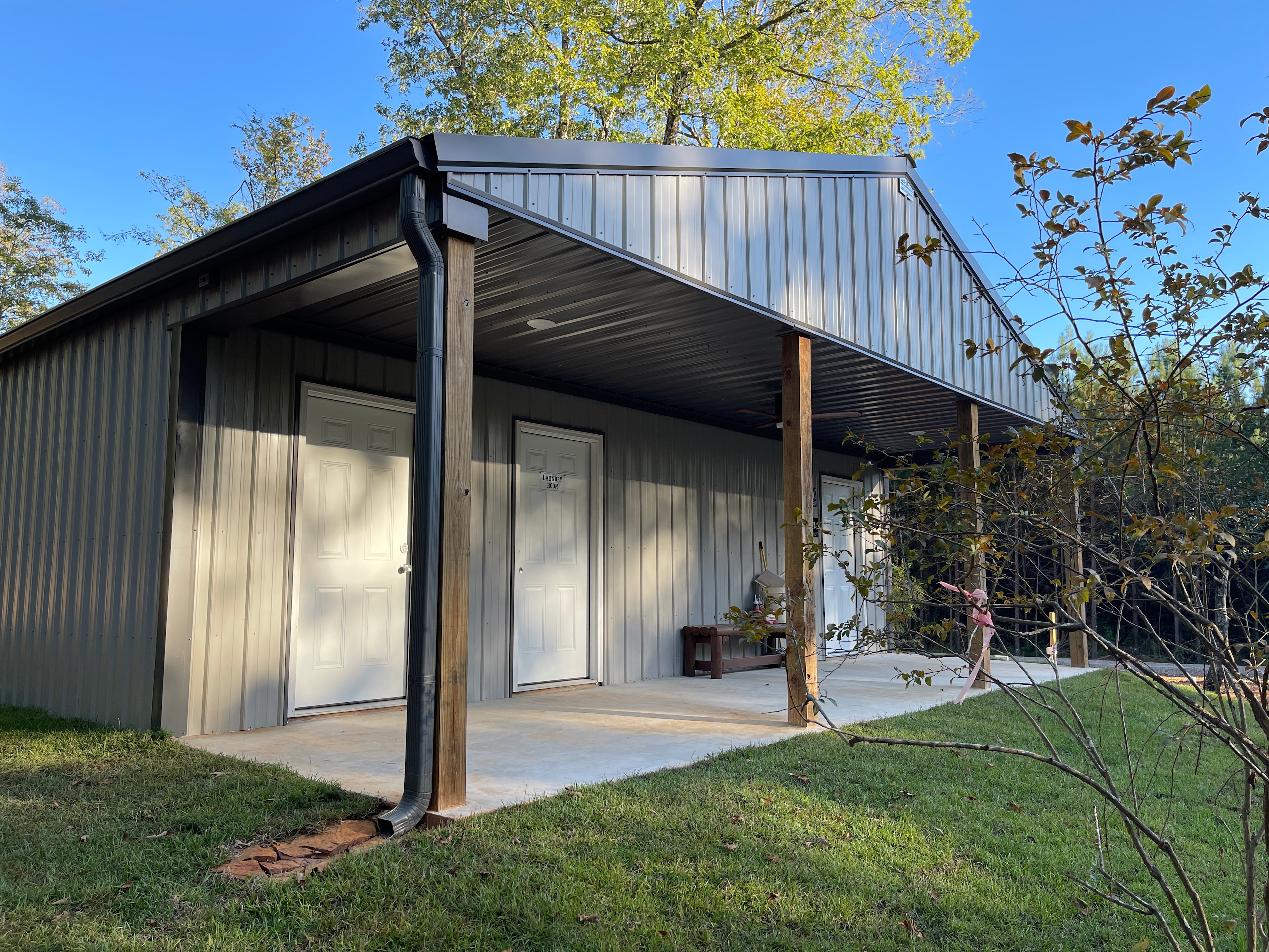 Huckleberry Hideaway Cabins & RV