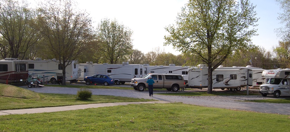 Kansas City East / Oak Grove KOA Holiday