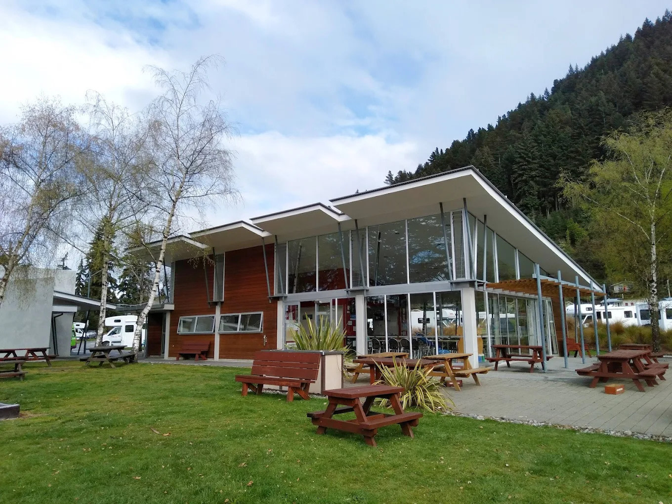 Queenstown Lakeview Holiday Park