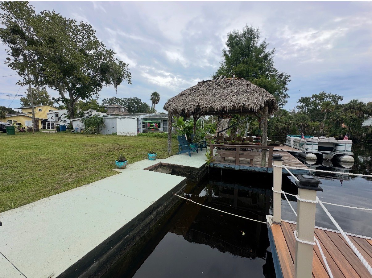 Full Hookup!  30/50 amp Private lot