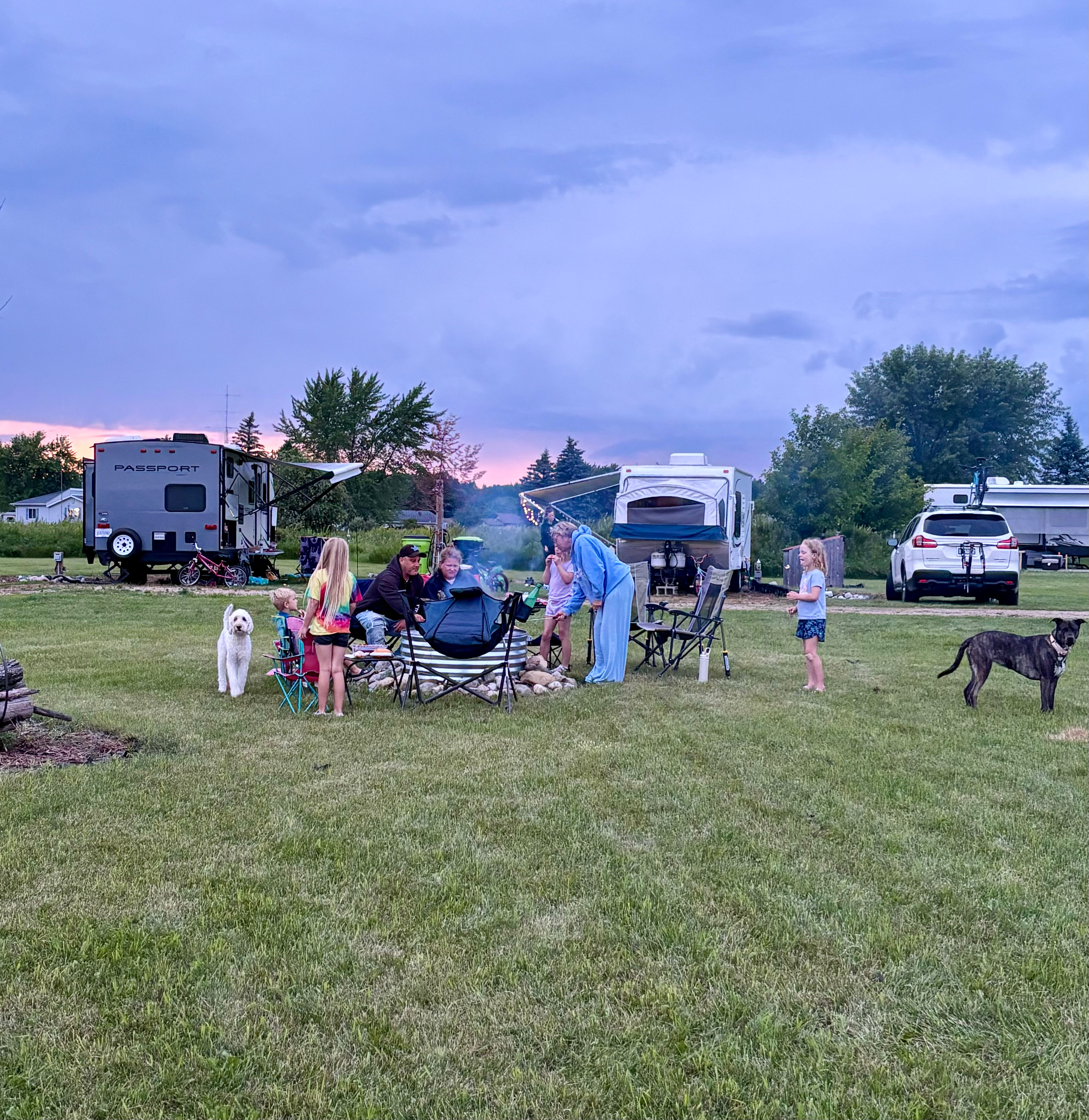 Birdie & Bonfire Camp