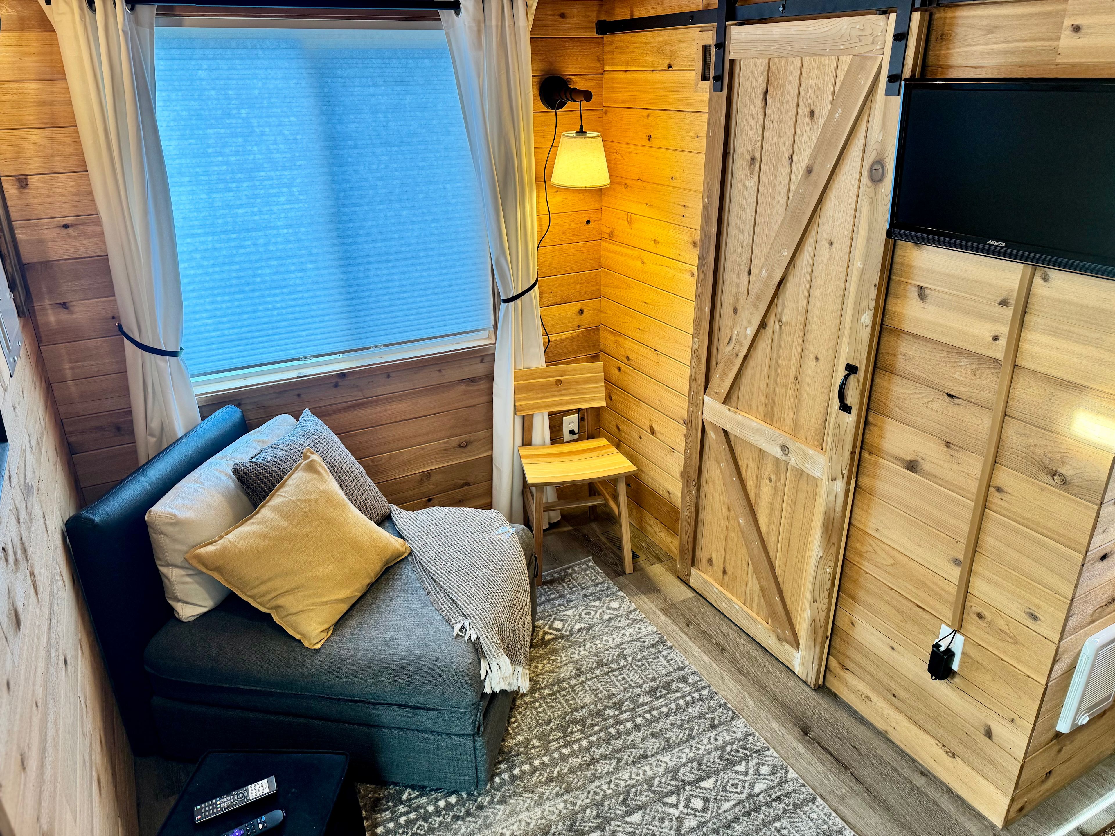 Rustic Tiny Escape Near Mt Hood OR!