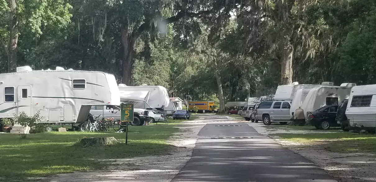 River Oaks MH & RV Travel Park
