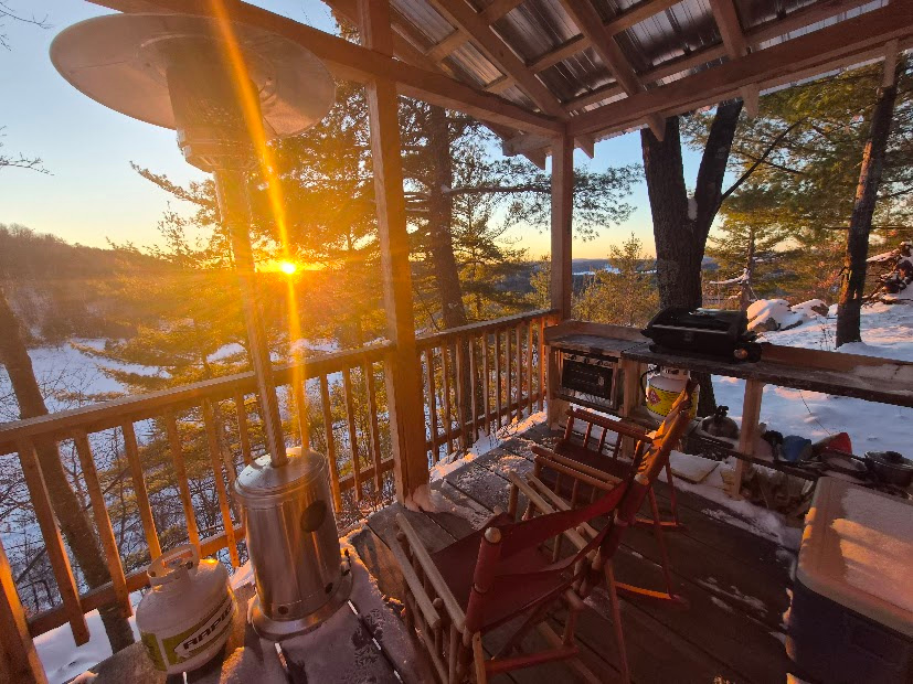 Dog Friendly Cliffside Cabin