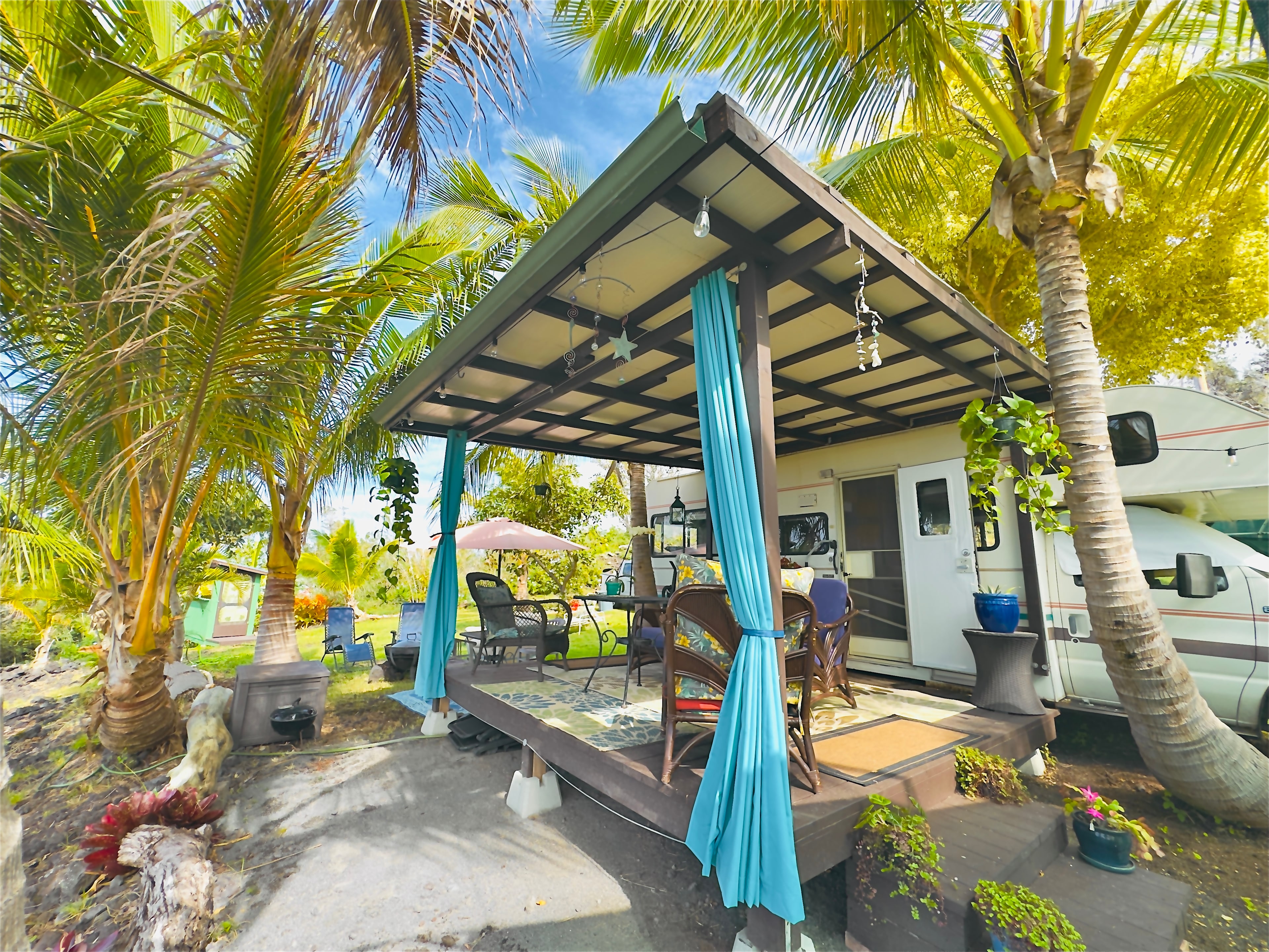 Kona comfy RV w/million dollar view