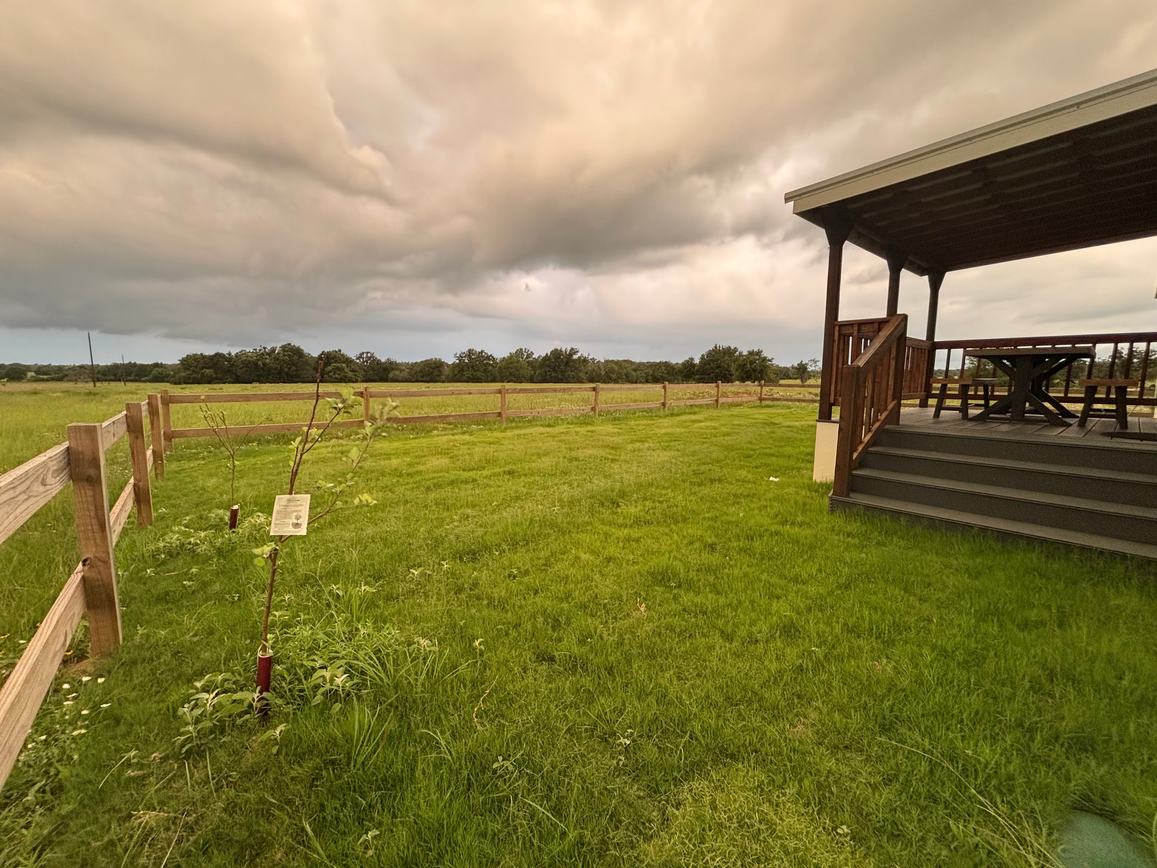 Cozy Texas Cabin w/ Deck, Firepit