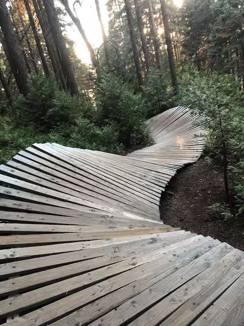 NOT on the property. But this insane mountain-bike park (SKY-PARK) has incredible trails and eats. Bring your own bike or rent. 15 minutes away.