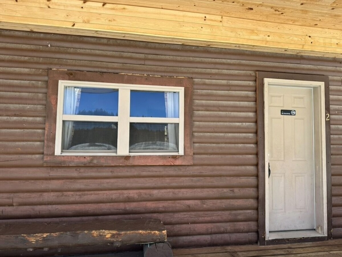 Creekside Seclusion In Ten Sleep!