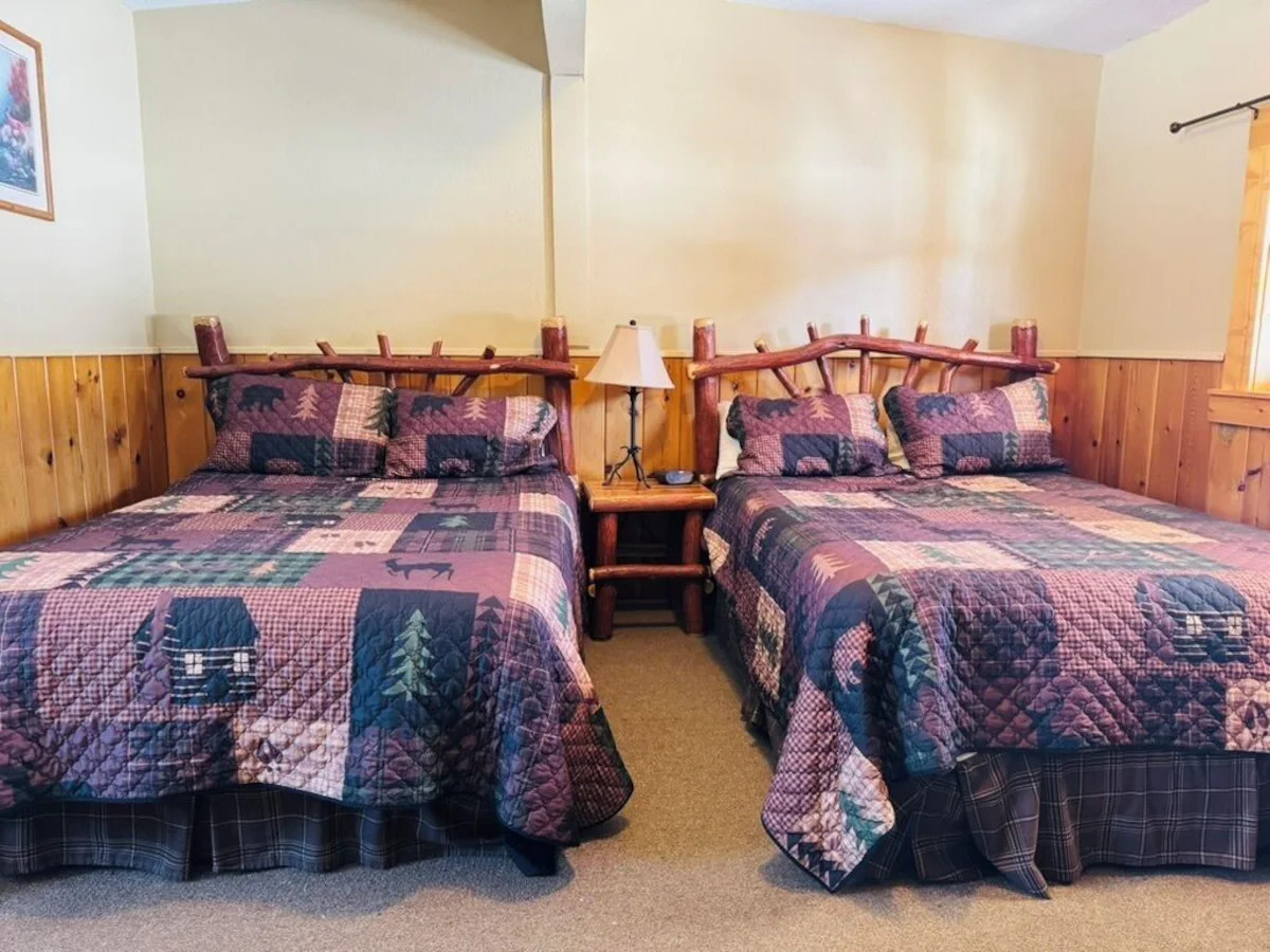 Creekside Seclusion In Ten Sleep!