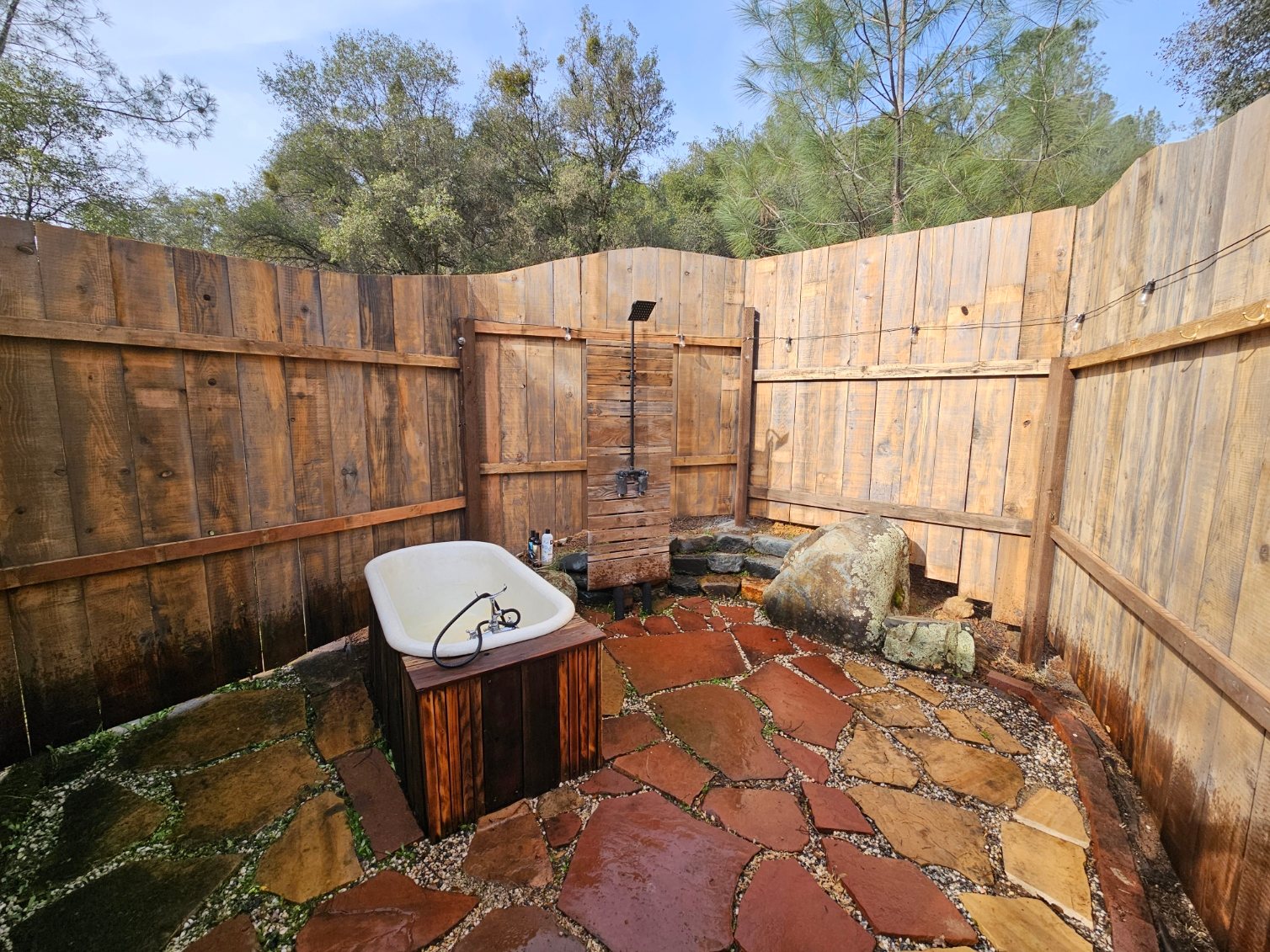 Perfect Getaway with Private Creeks