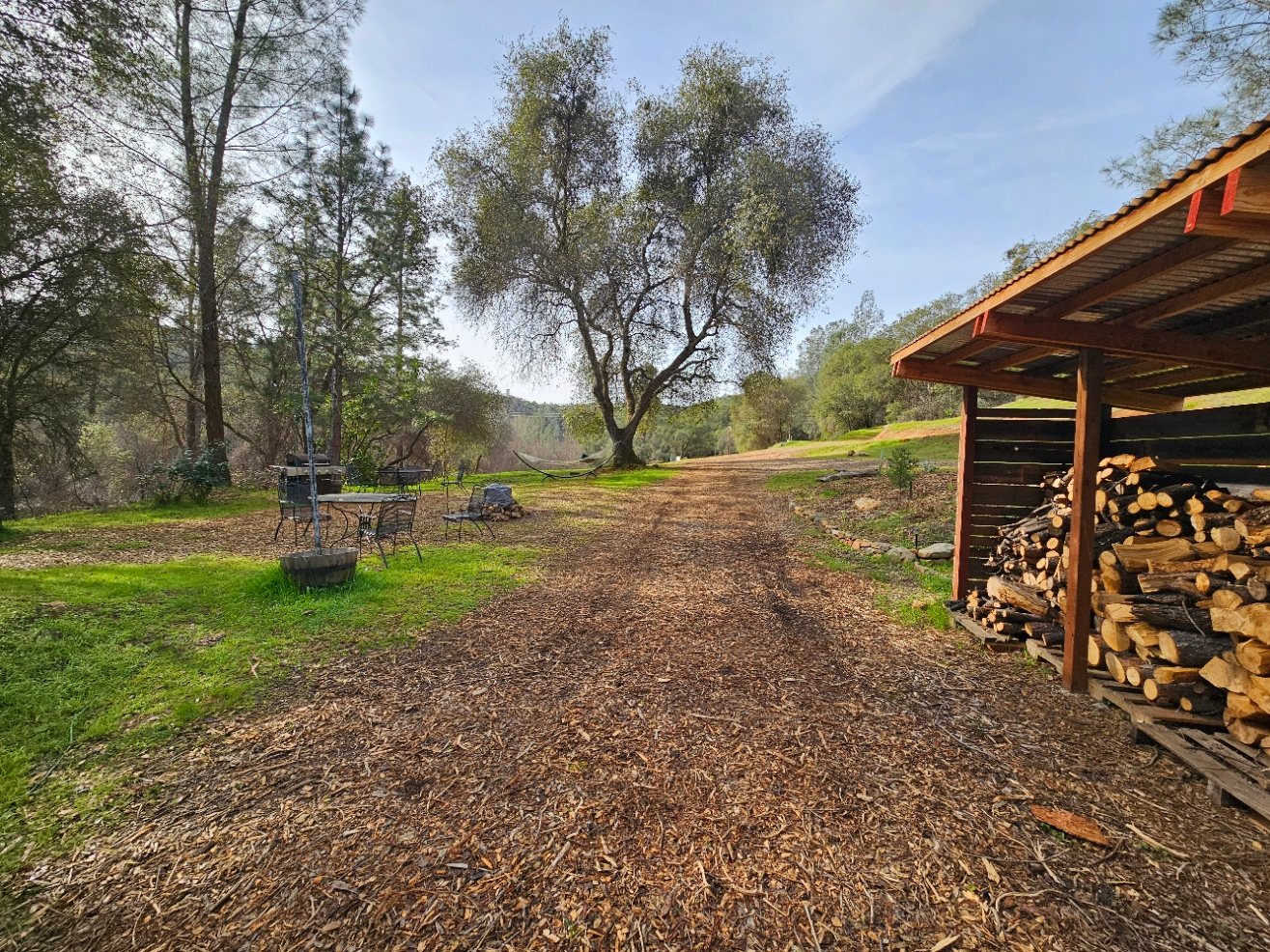 Perfect Getaway with Private Creeks