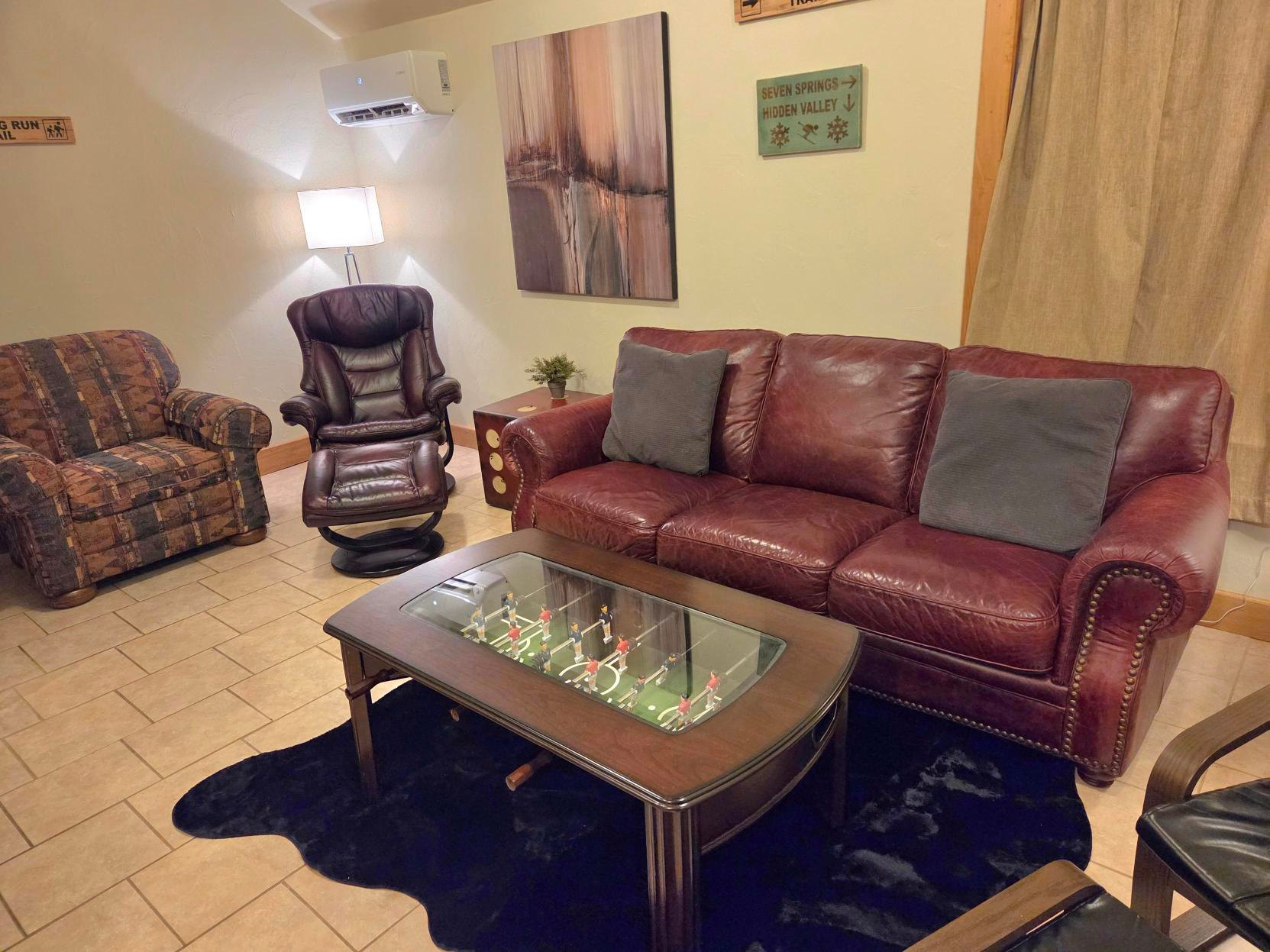 Seven Springs, Sleeps 6, Cozy Cabin