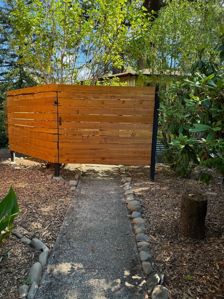 privacy fencing for yurt