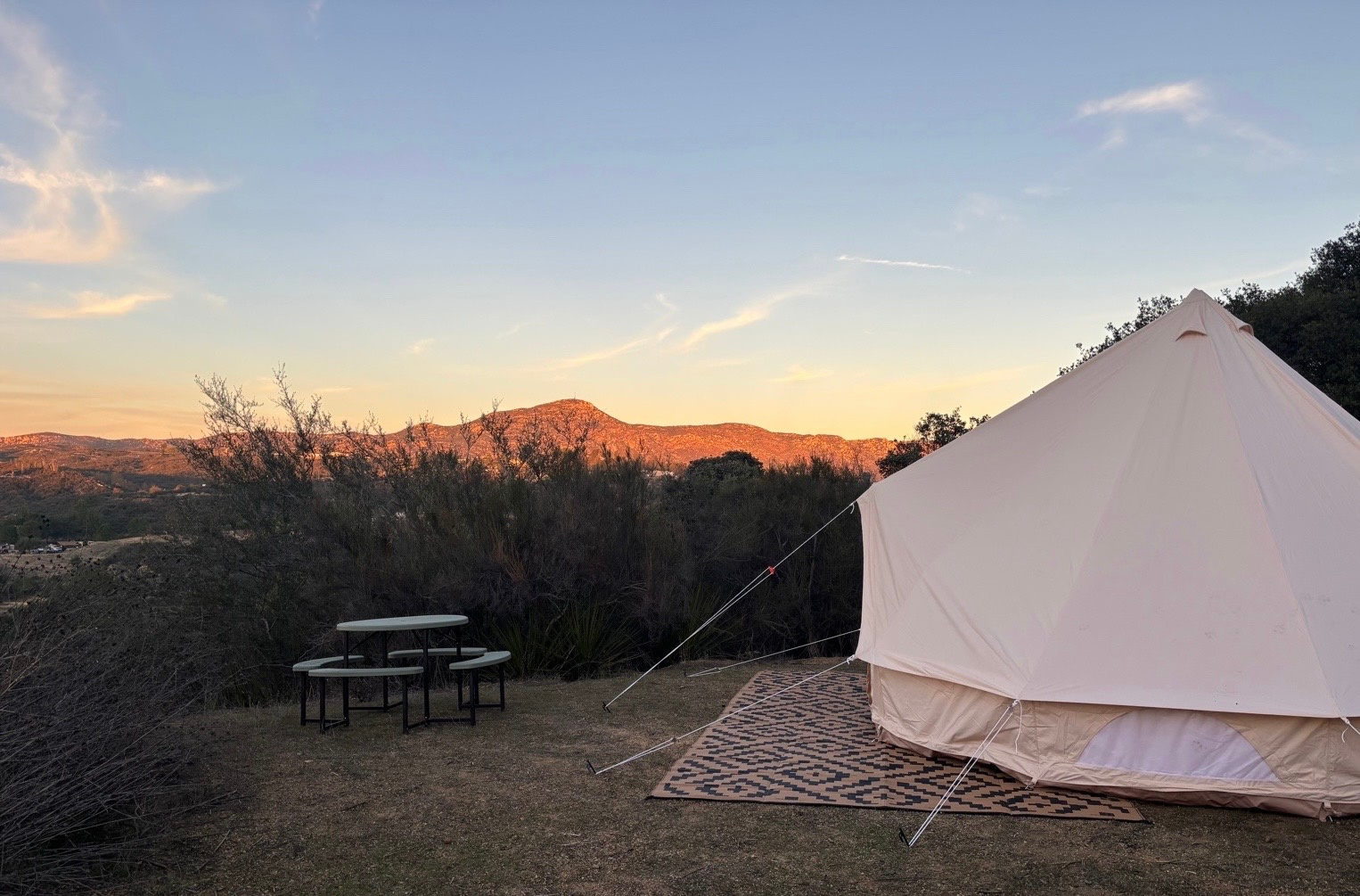 Summit Trail Hilltop Retreat