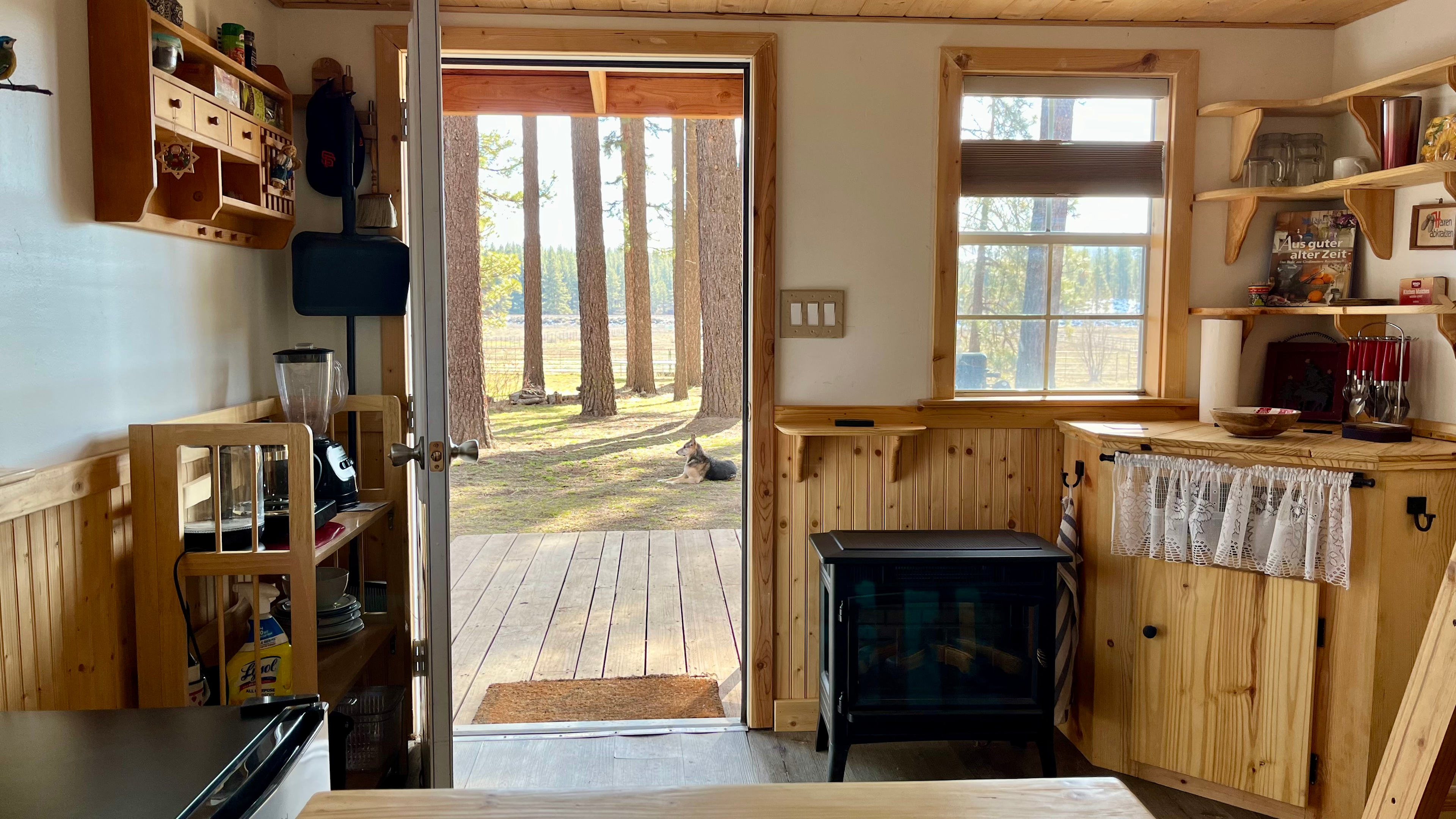 Lena's Landing- A Cozy Cabin