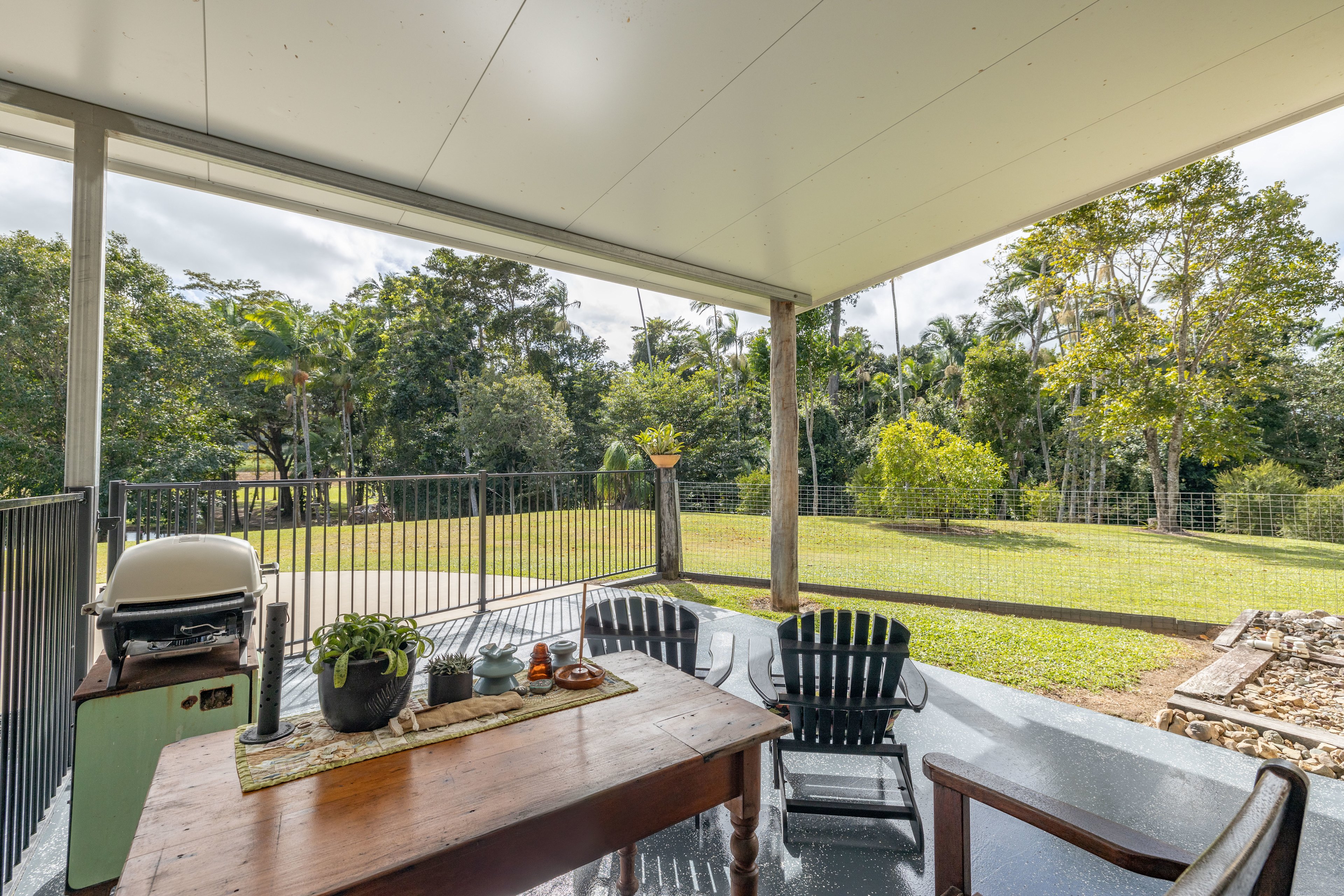 Make the most of the outdoors with a Weber gas BBQ station and a secure, enclosed grassed area for your furkids to play safely — all overlooking manic