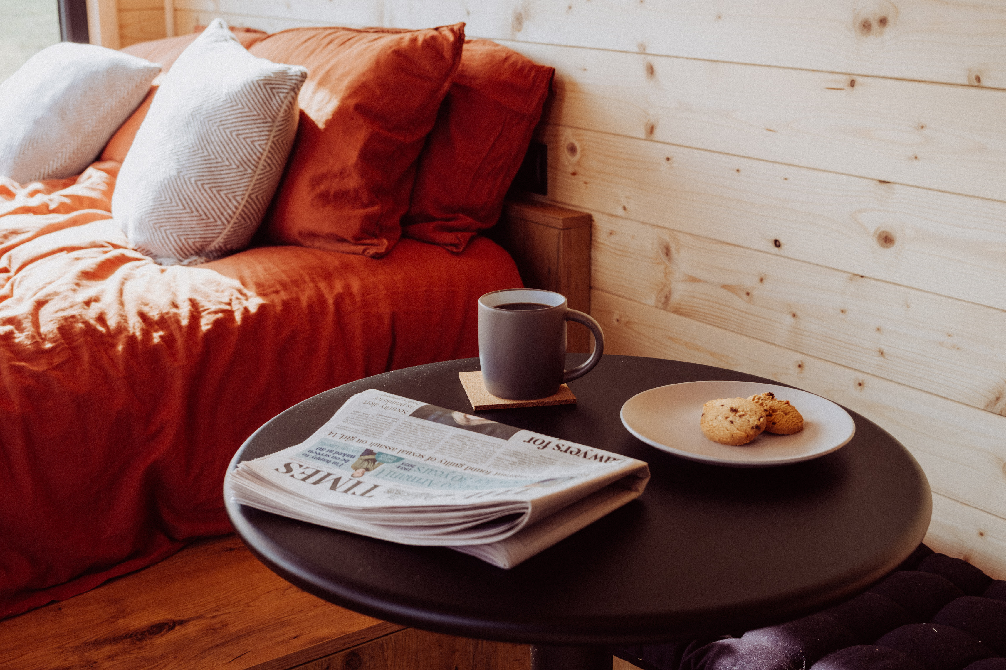 Romantic Cotswolds Off-Grid Cabin