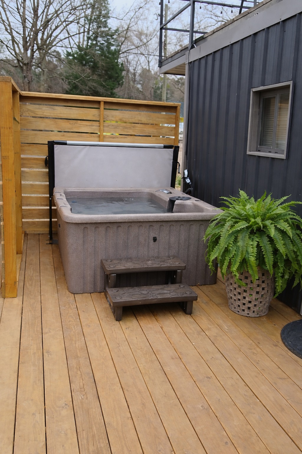 Rooftop Hot Tub Country Nights