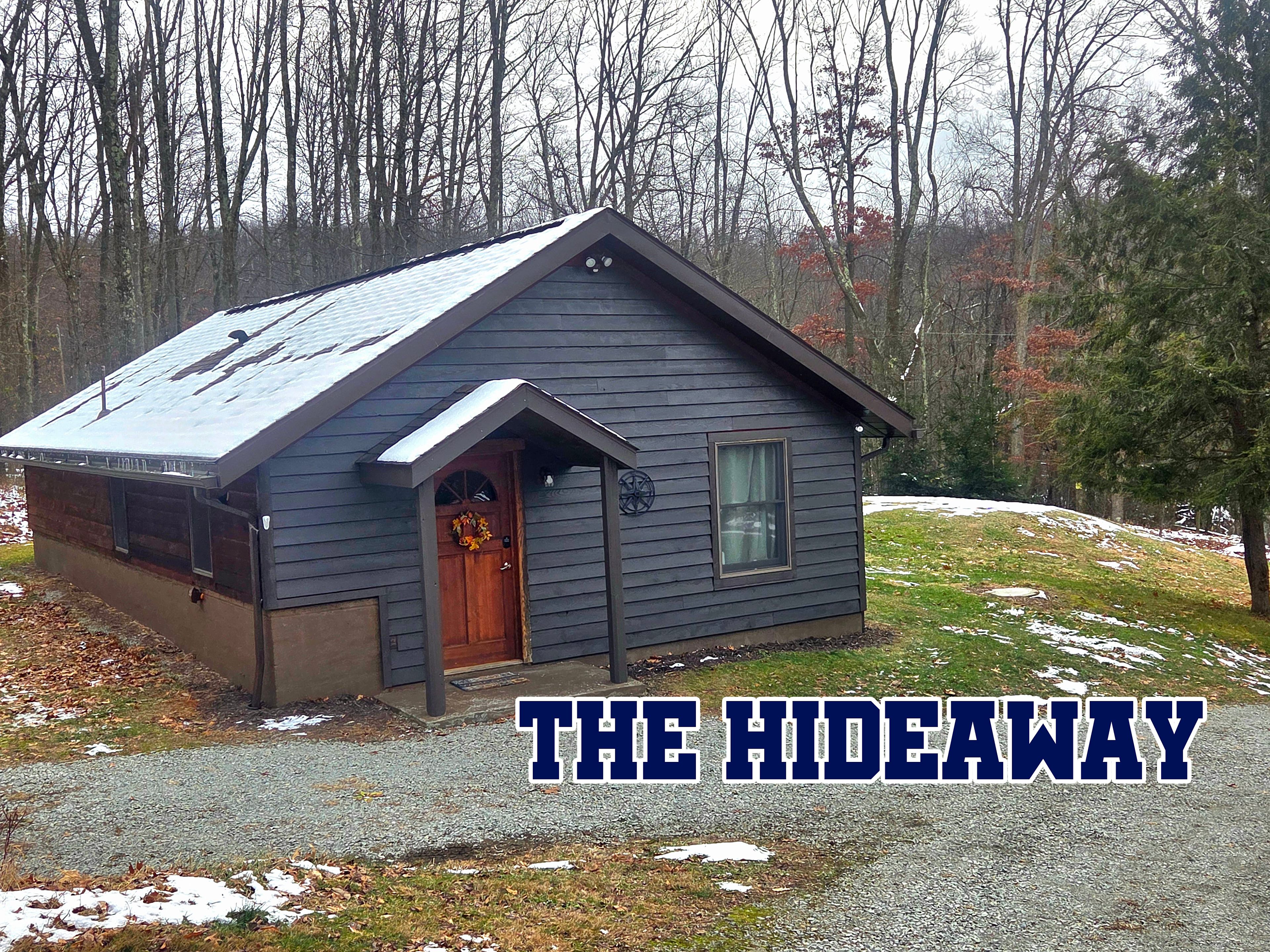 The Hideaway- 2 Bedrooms/1 Bathroom- SLEEPS 6