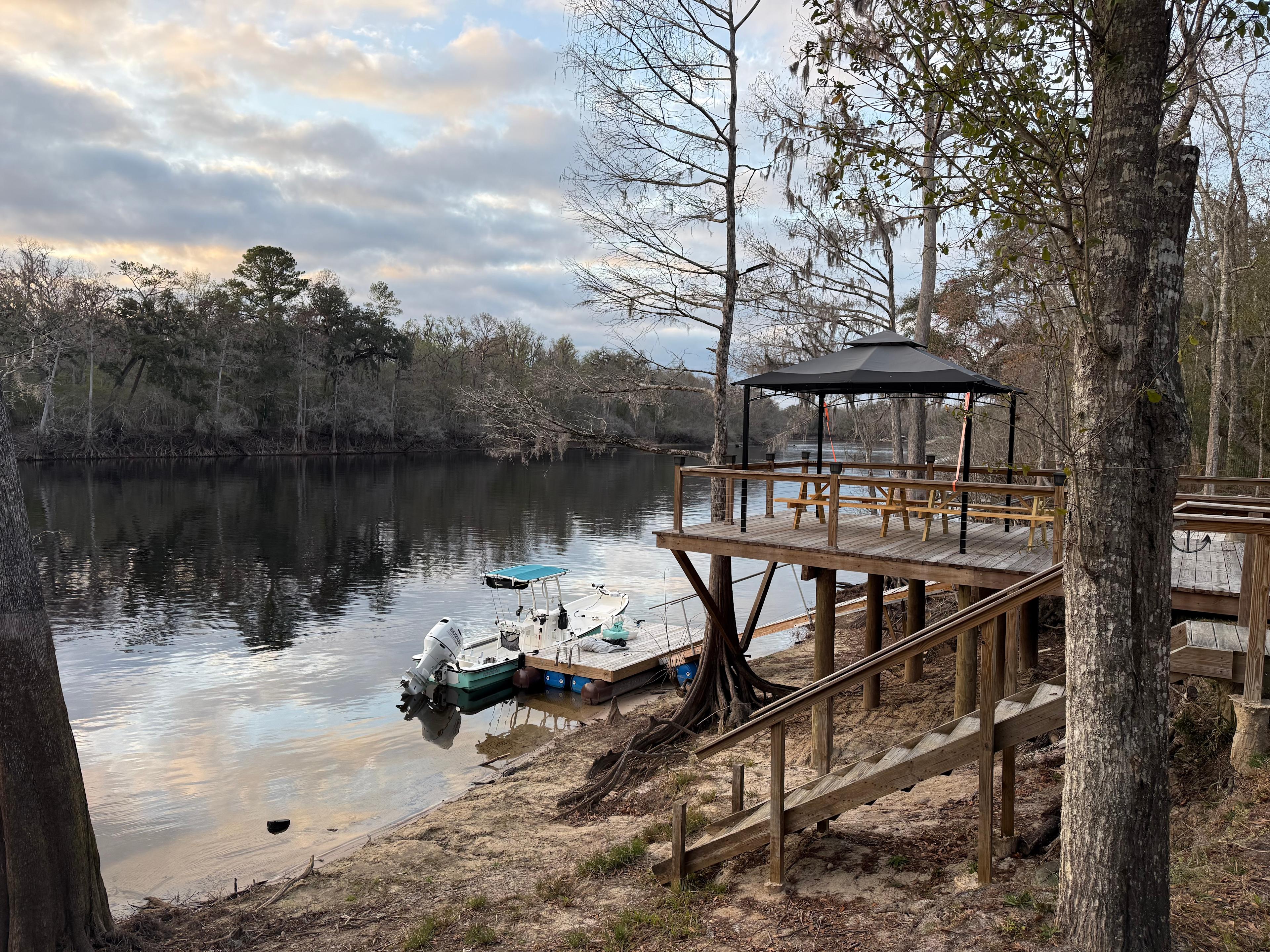 Suwannee Beach Resort