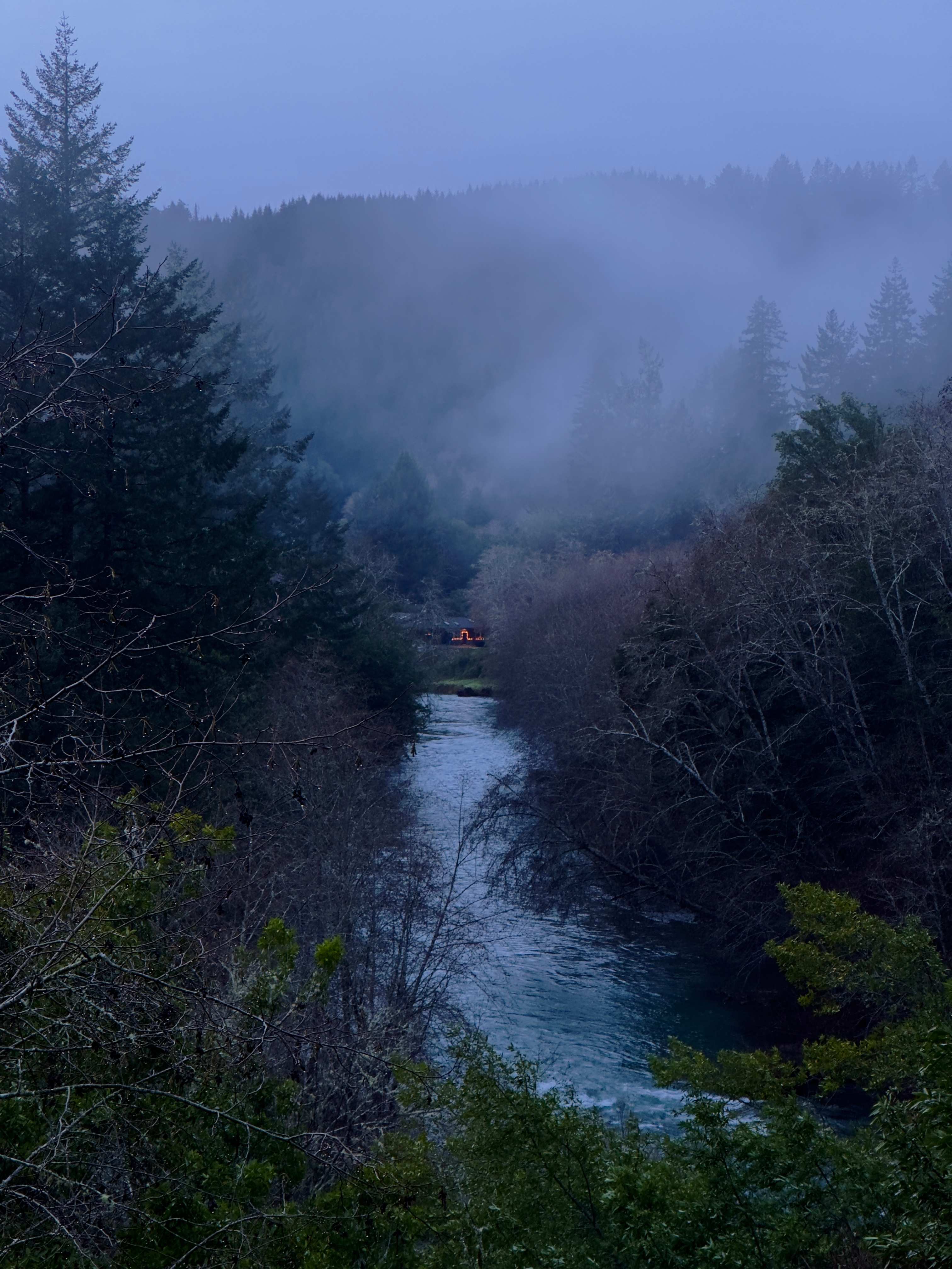 Secluded Riverfront Winchuck Camp