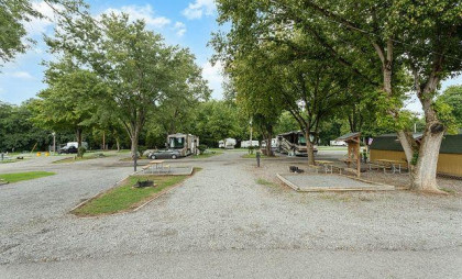 Unhitched Nashville North RV