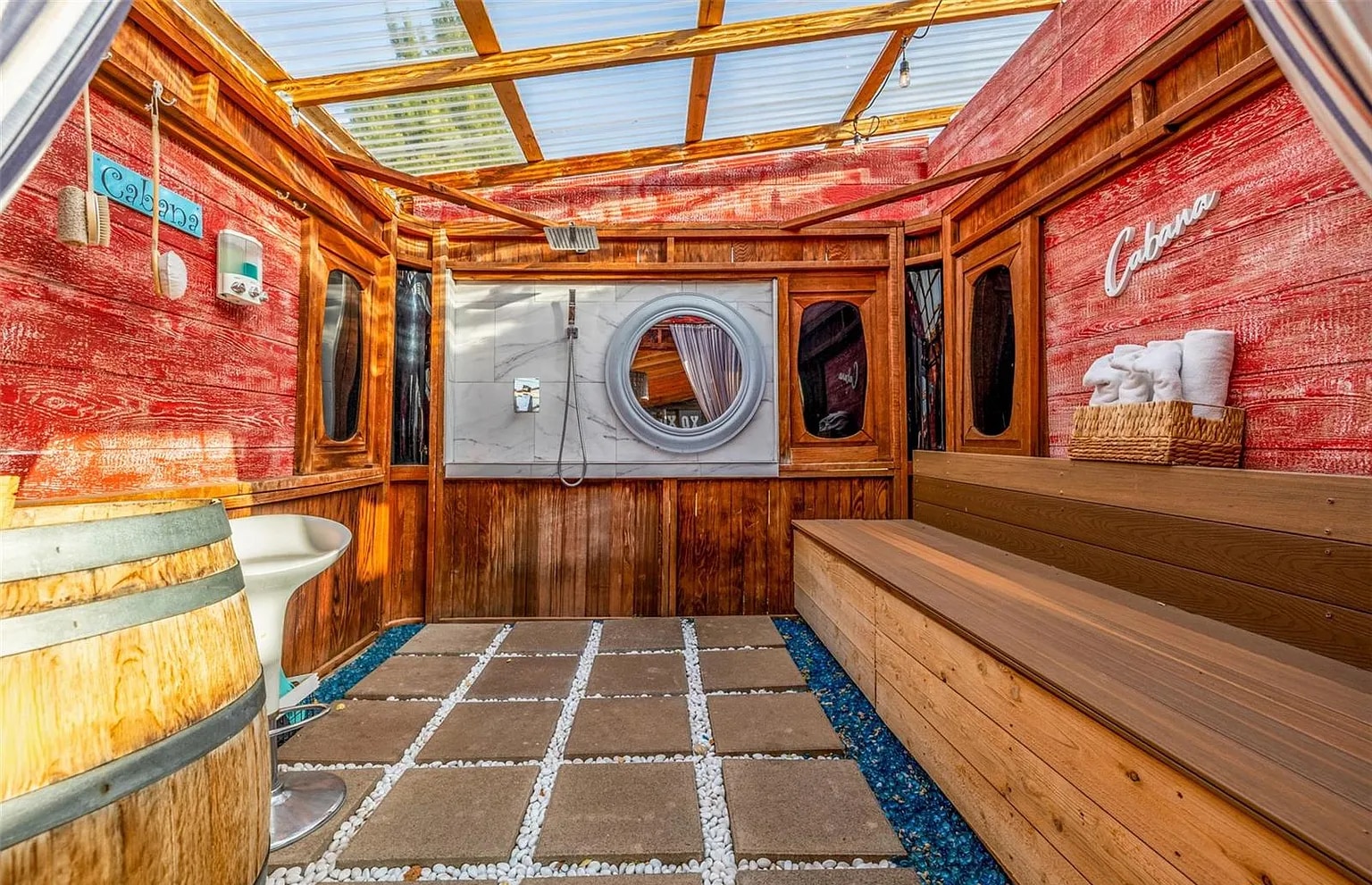 Outdoor shower for two