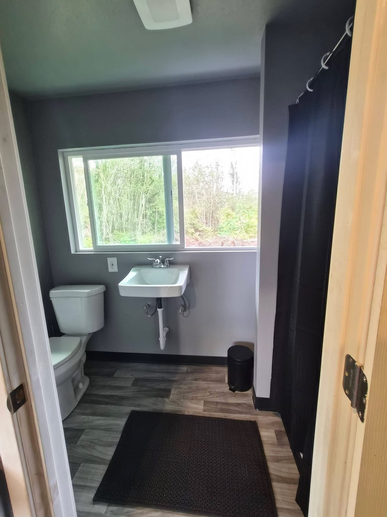 Private Off-Grid Cabin W/ AC & WiFi