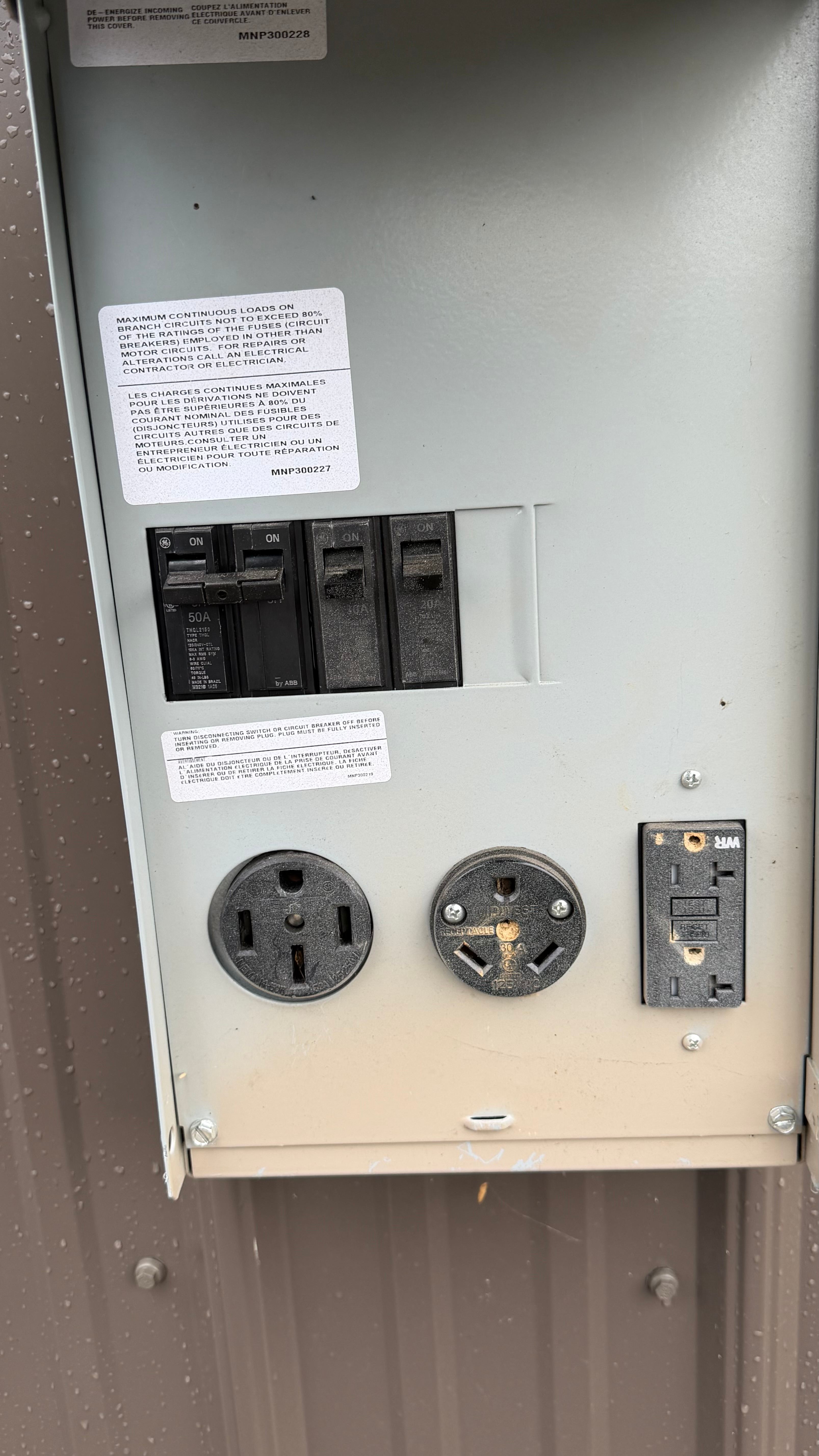 50 amp
30 amp
110 outlets