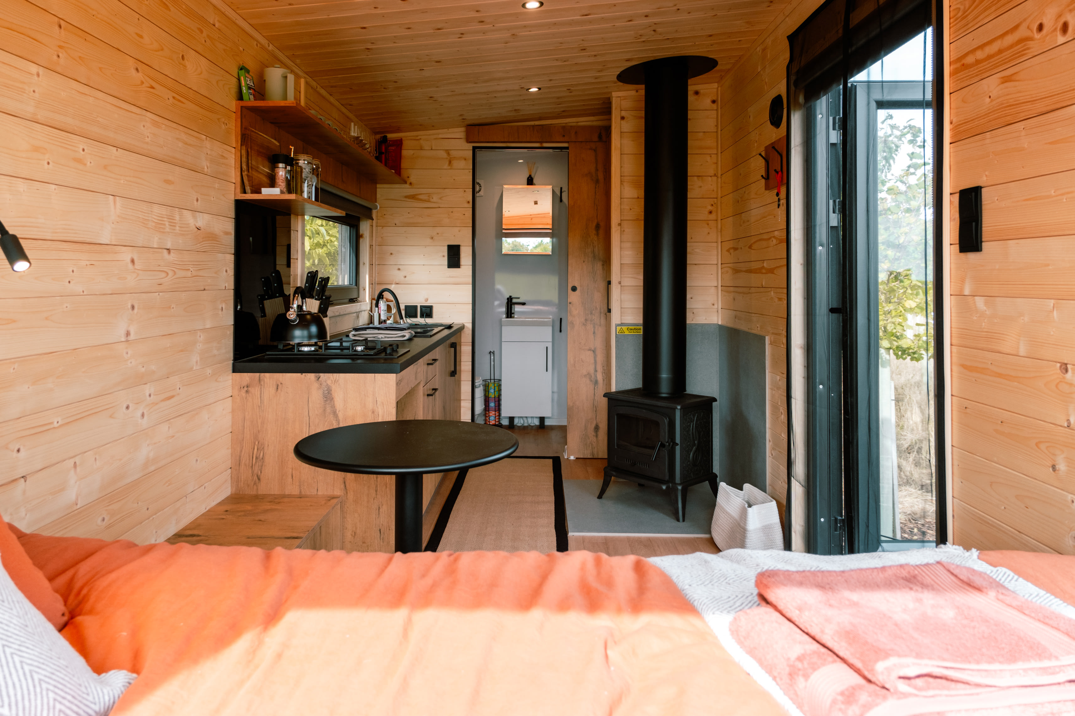 Romantic Hilltop Cotswolds Cabin