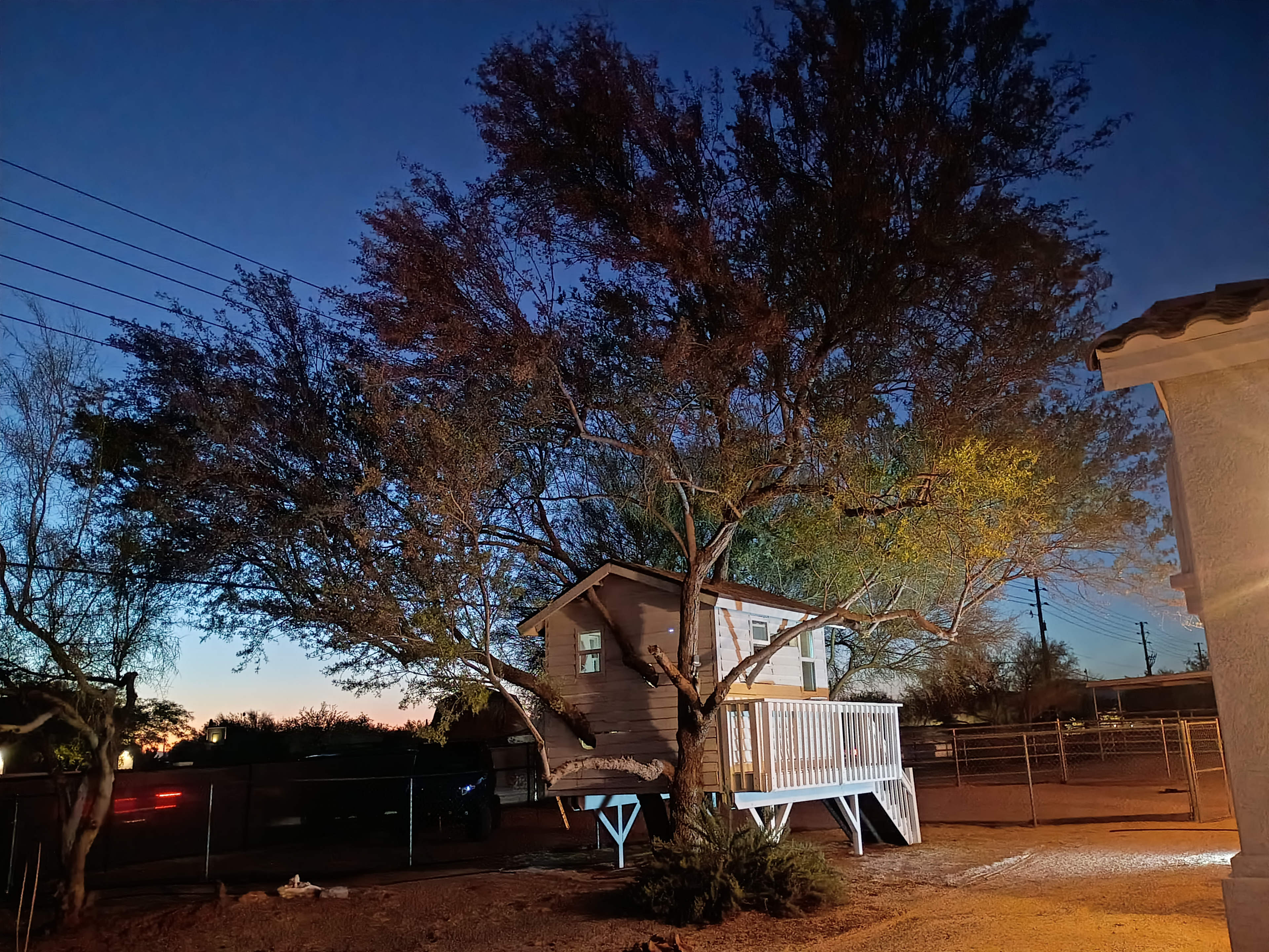 The Treehouse House @ DixiletaRanch