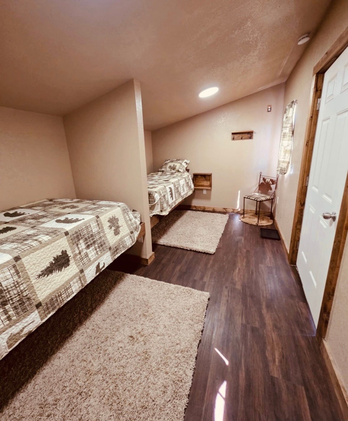 5 Cabins in the country!
